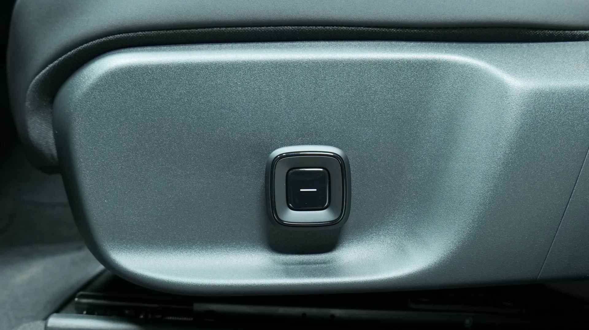 Autokuva 9 - EVR-726