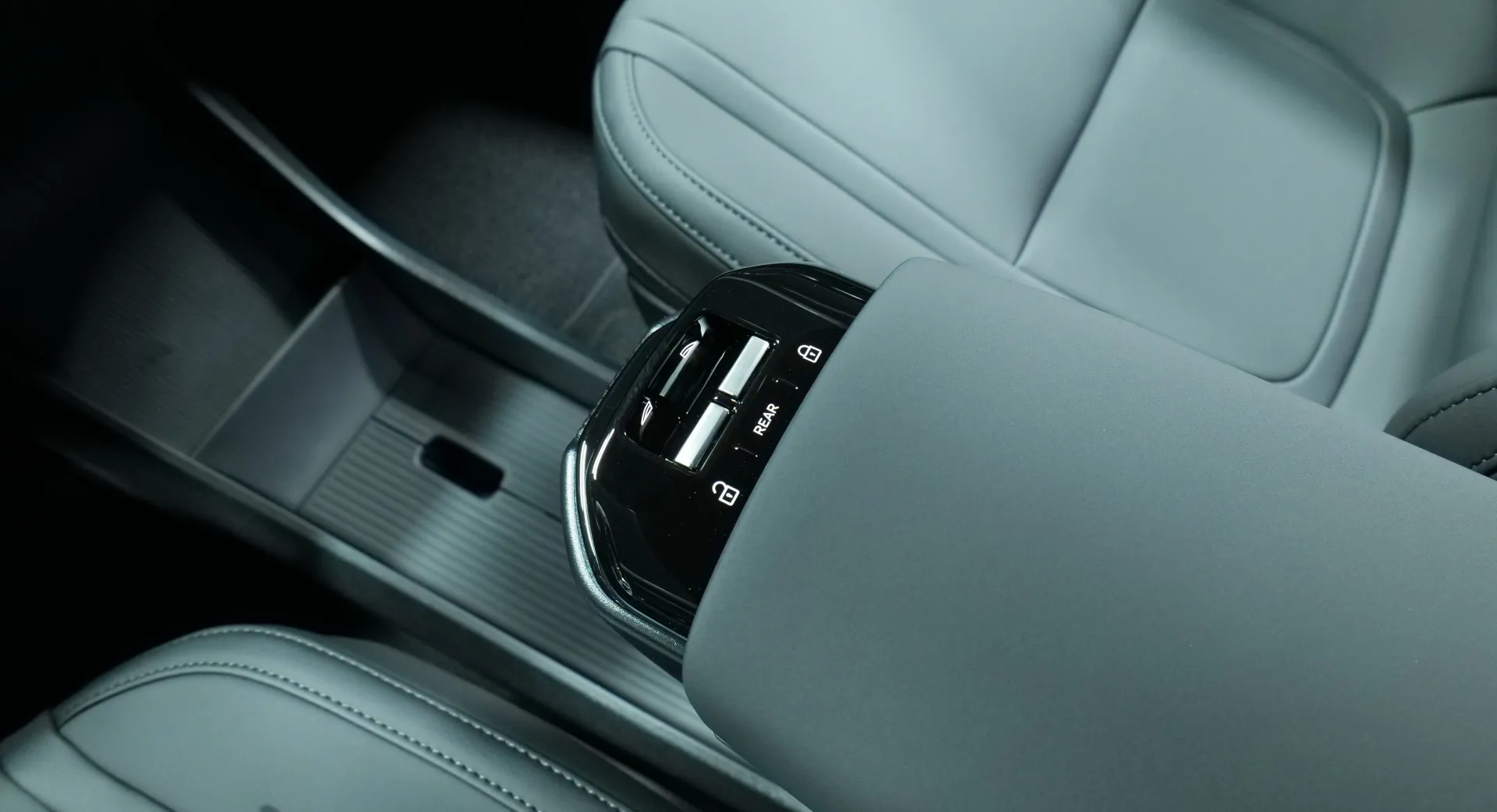 Autokuva 7 - EVR-726