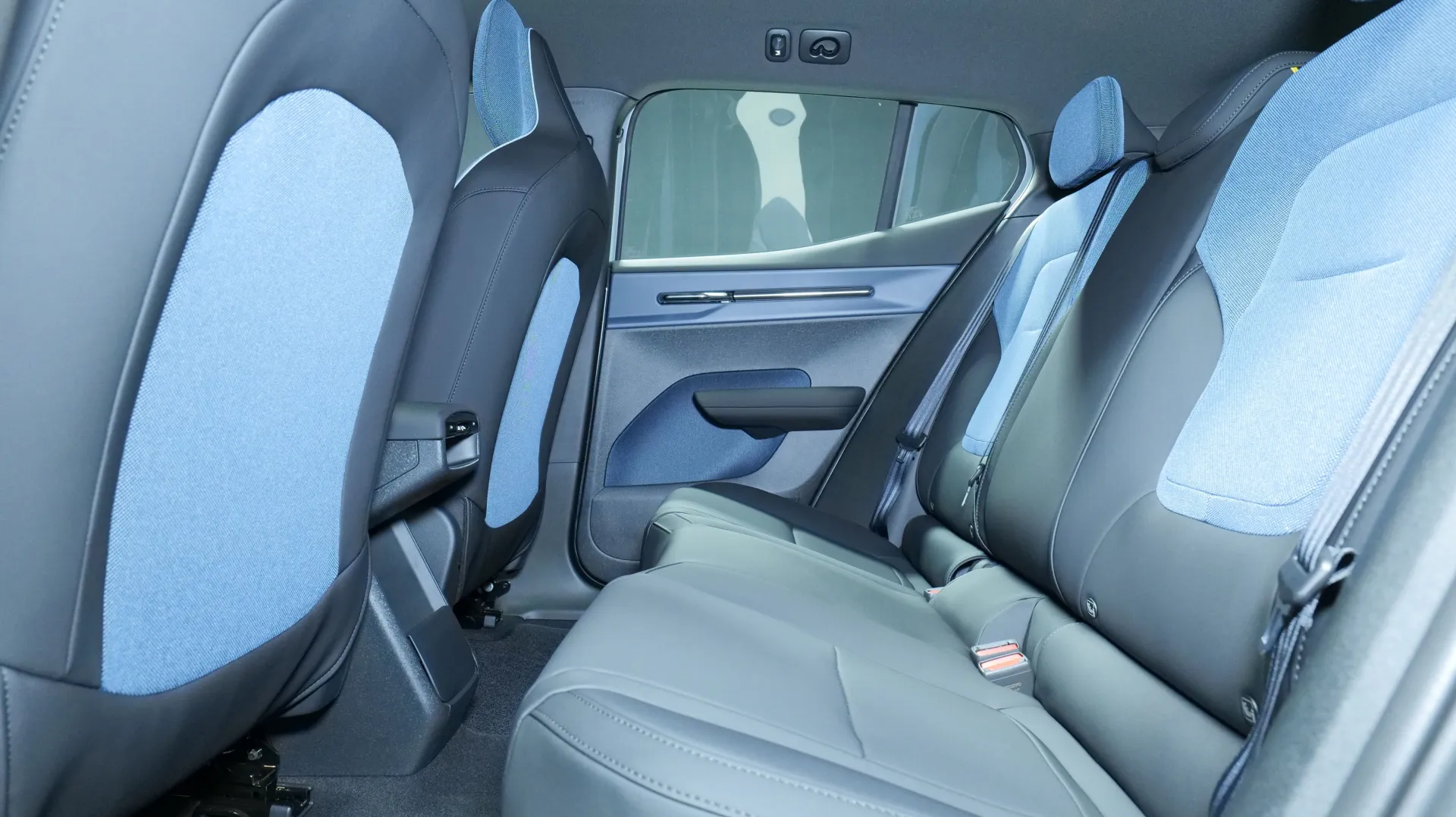 Autokuva 14 - EVR-726