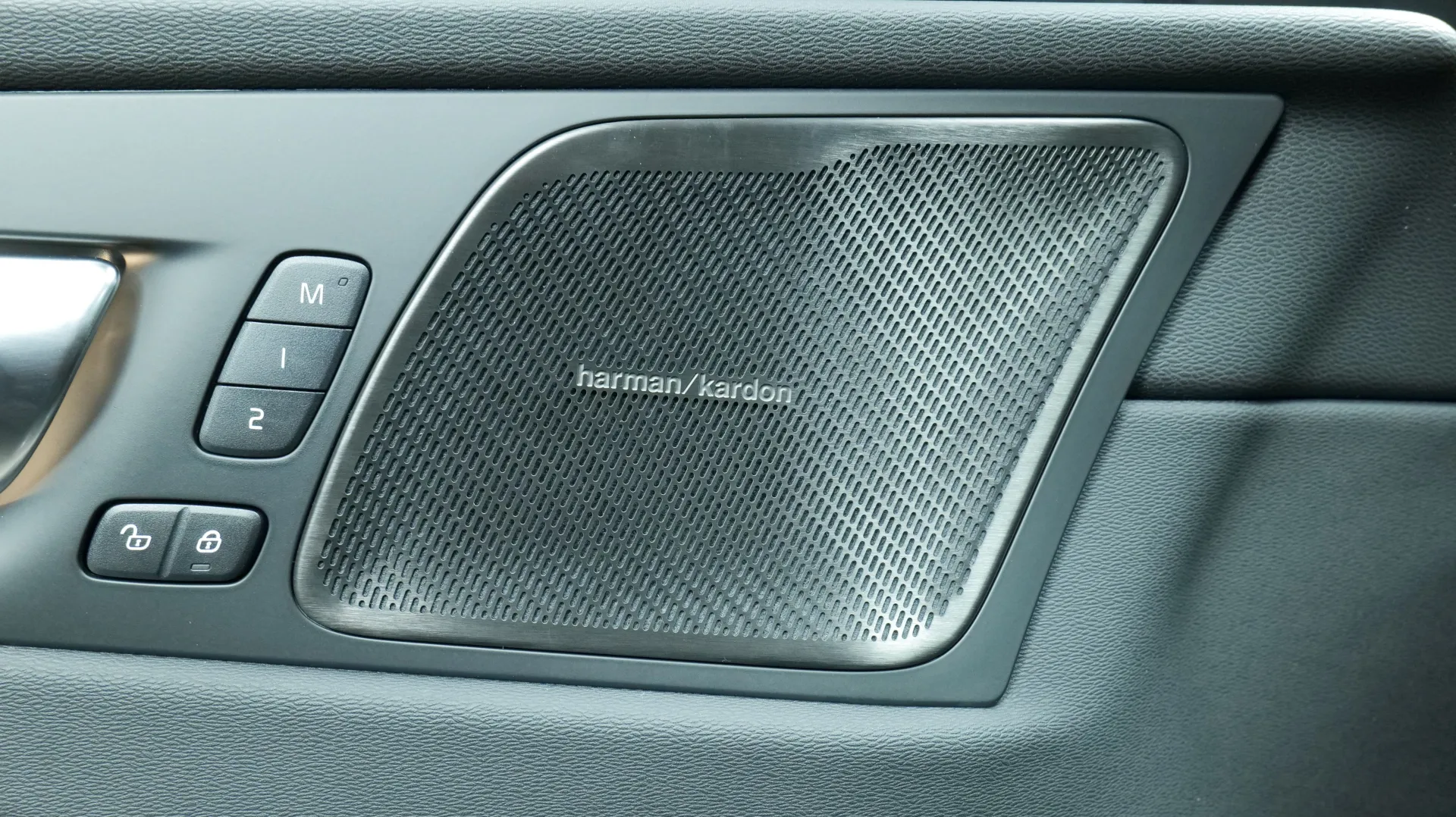 Autokuva 10 - EVR-730