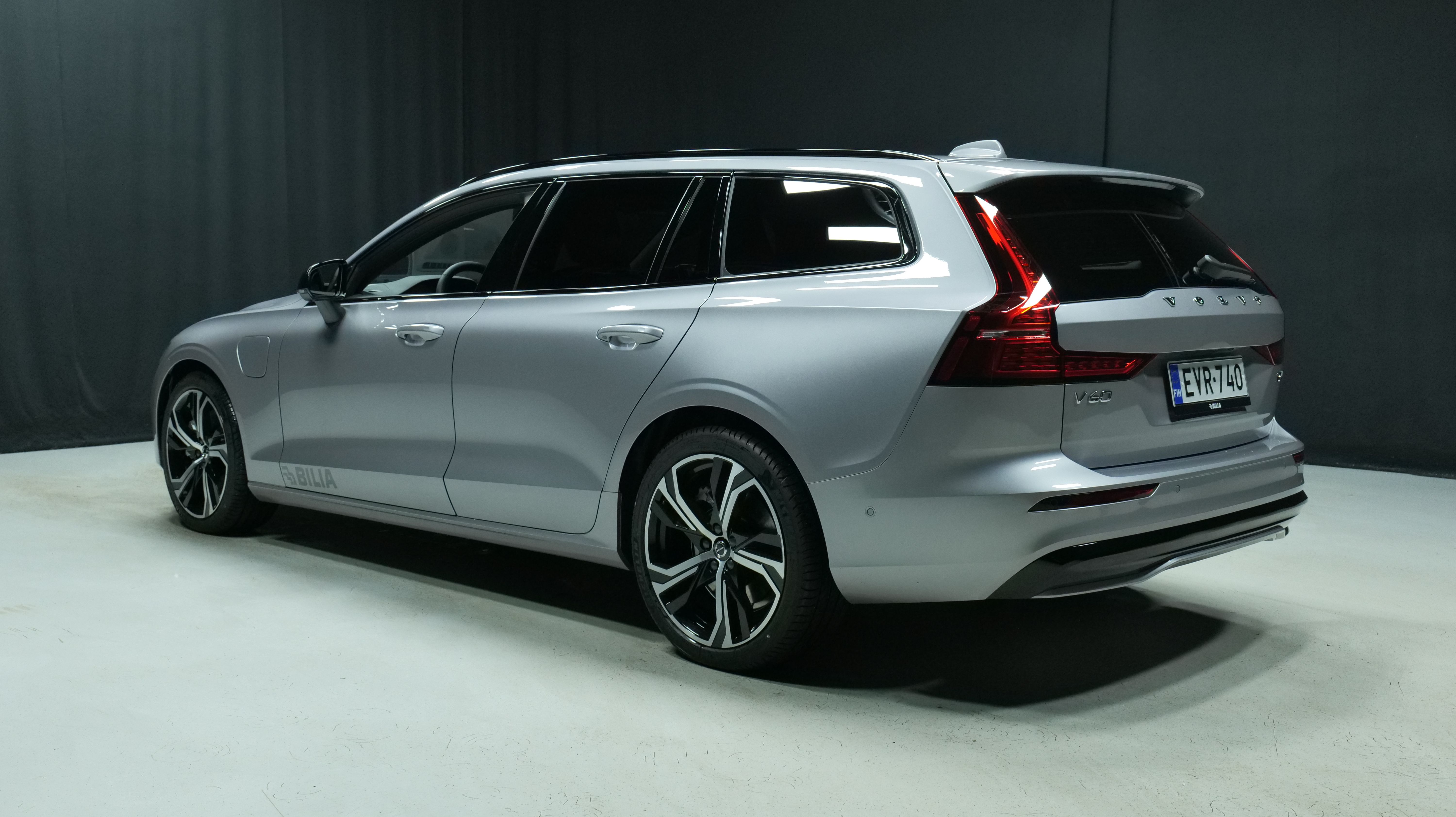 Volvo V60 T6 AWD Long Range Ultra Dark 2026, kuva 2/19