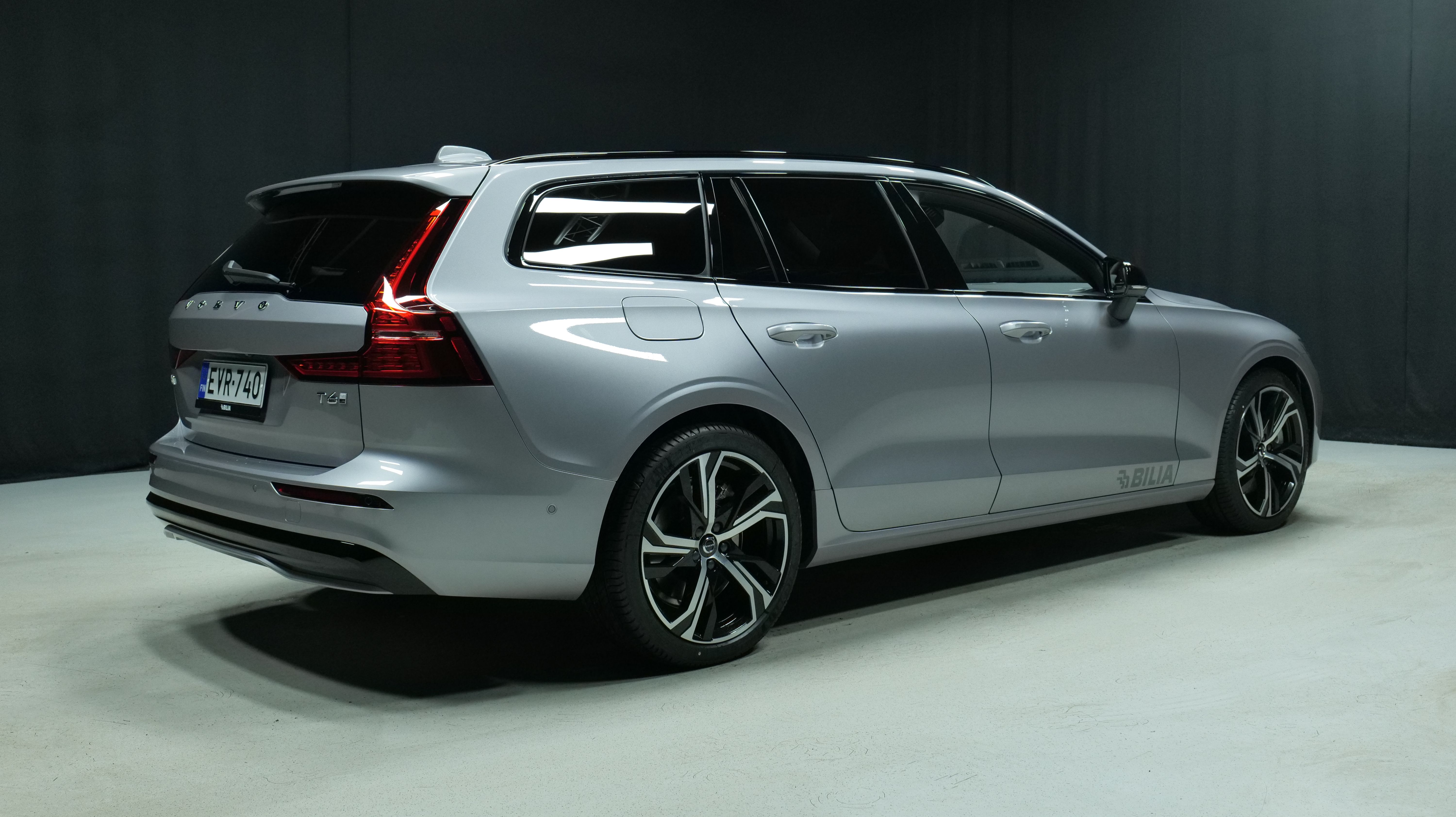 Volvo V60 T6 AWD Long Range Ultra Dark 2026, kuva 3/19