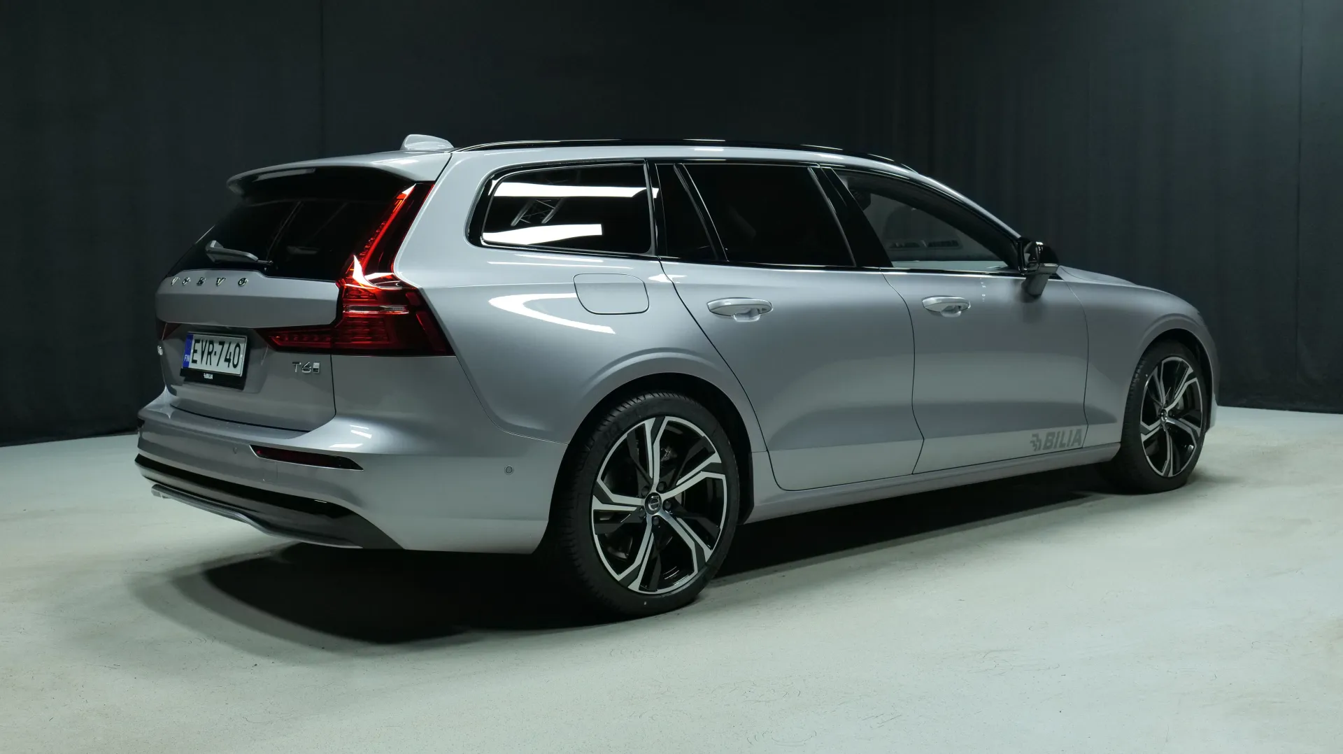 Autokuva 3 - EVR-740