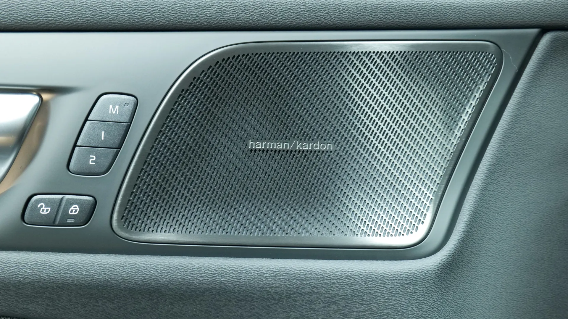 Autokuva 10 - EVR-740