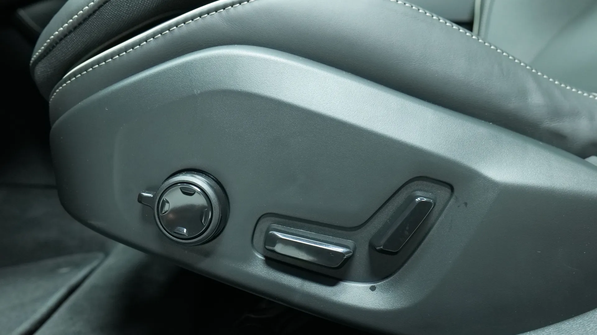 Autokuva 11 - EVR-740