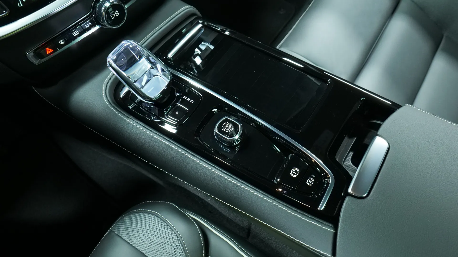 Autokuva 9 - EVR-740