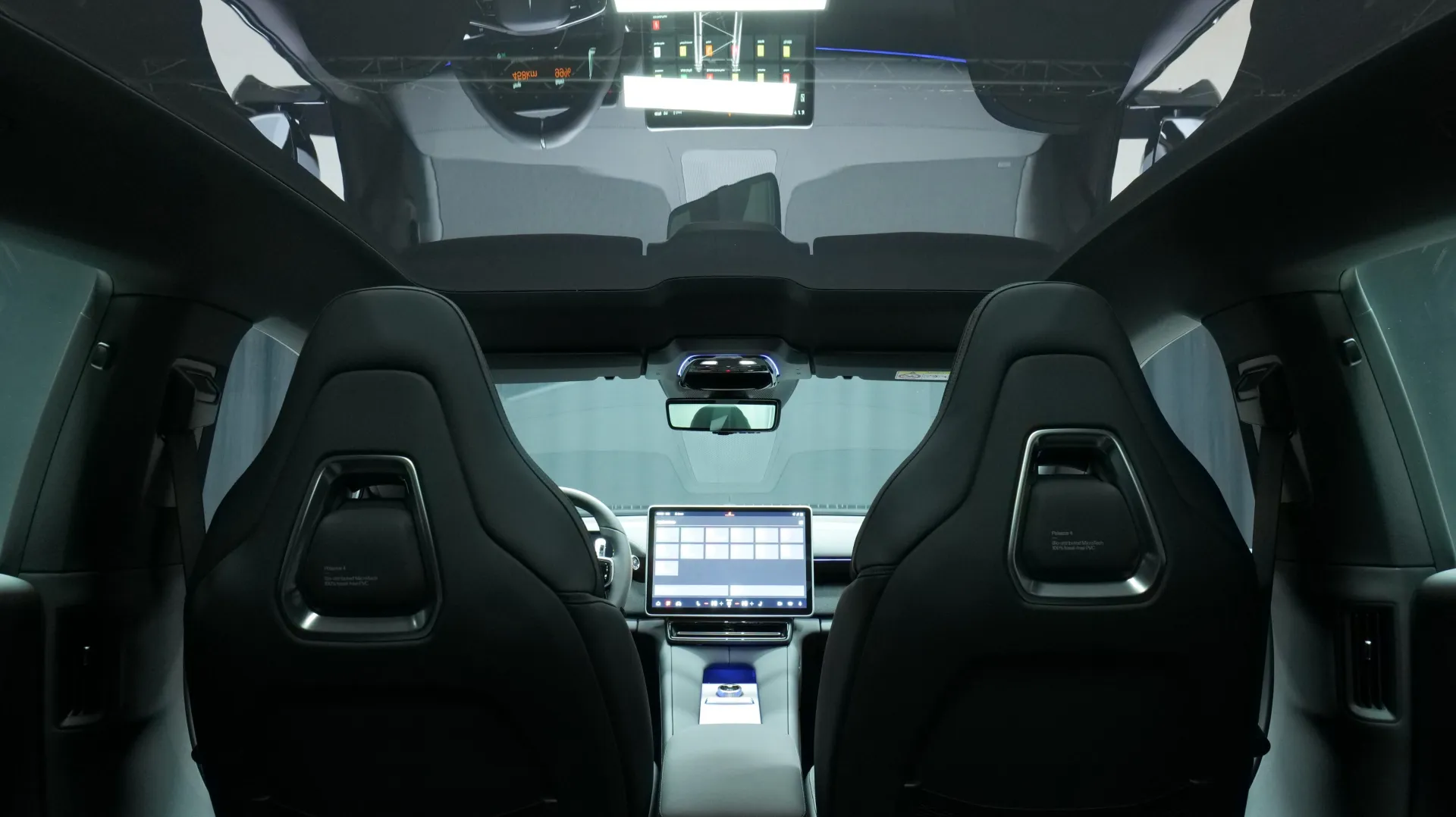 Autokuva 18 - EVS-106