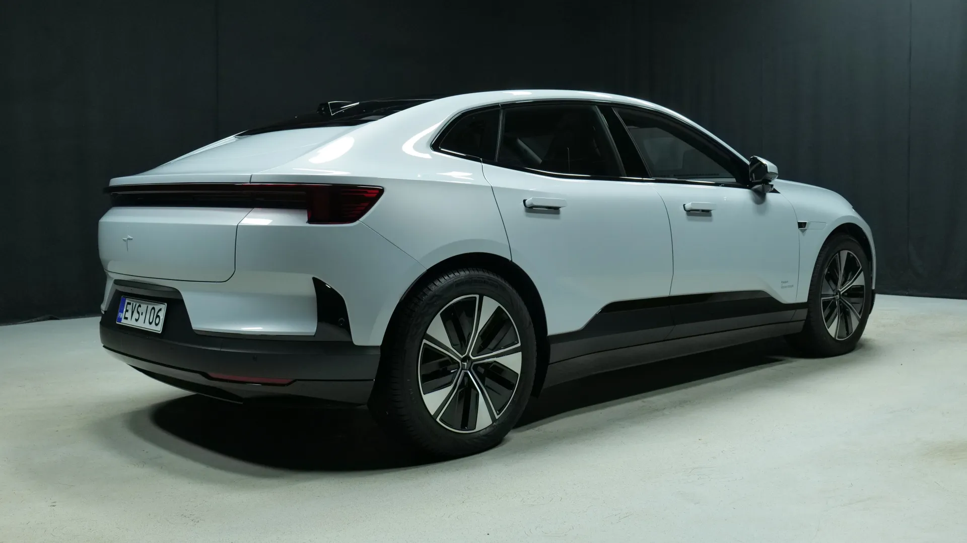 Autokuva 3 - EVS-106