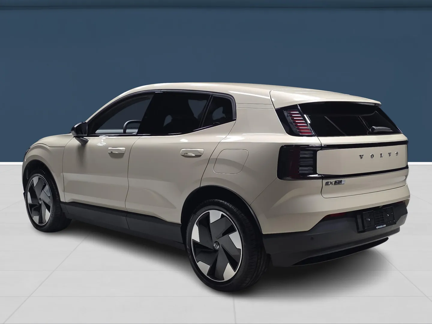 Autokuva 6 - EX-30