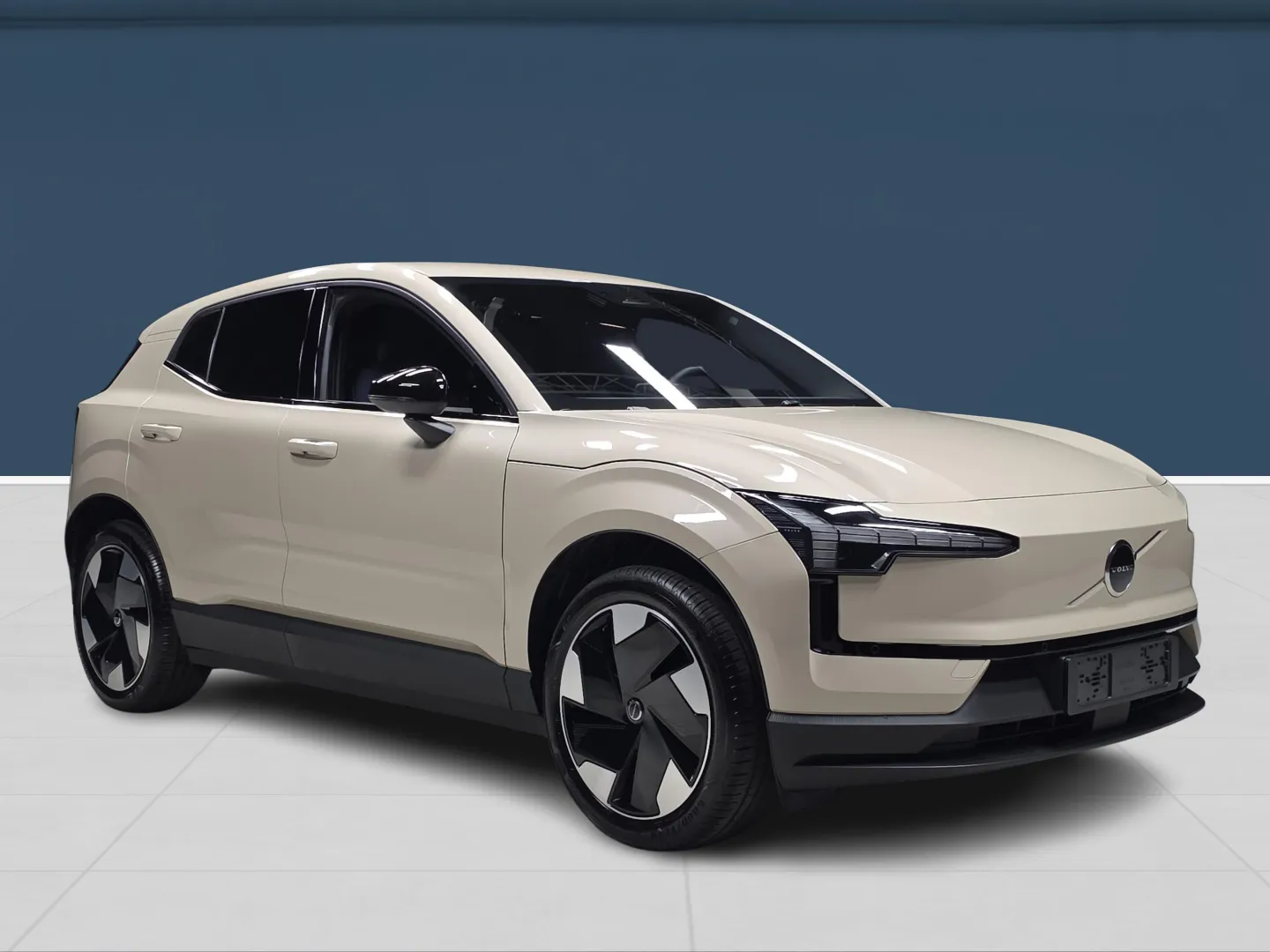 Autokuva 3 - EX-30