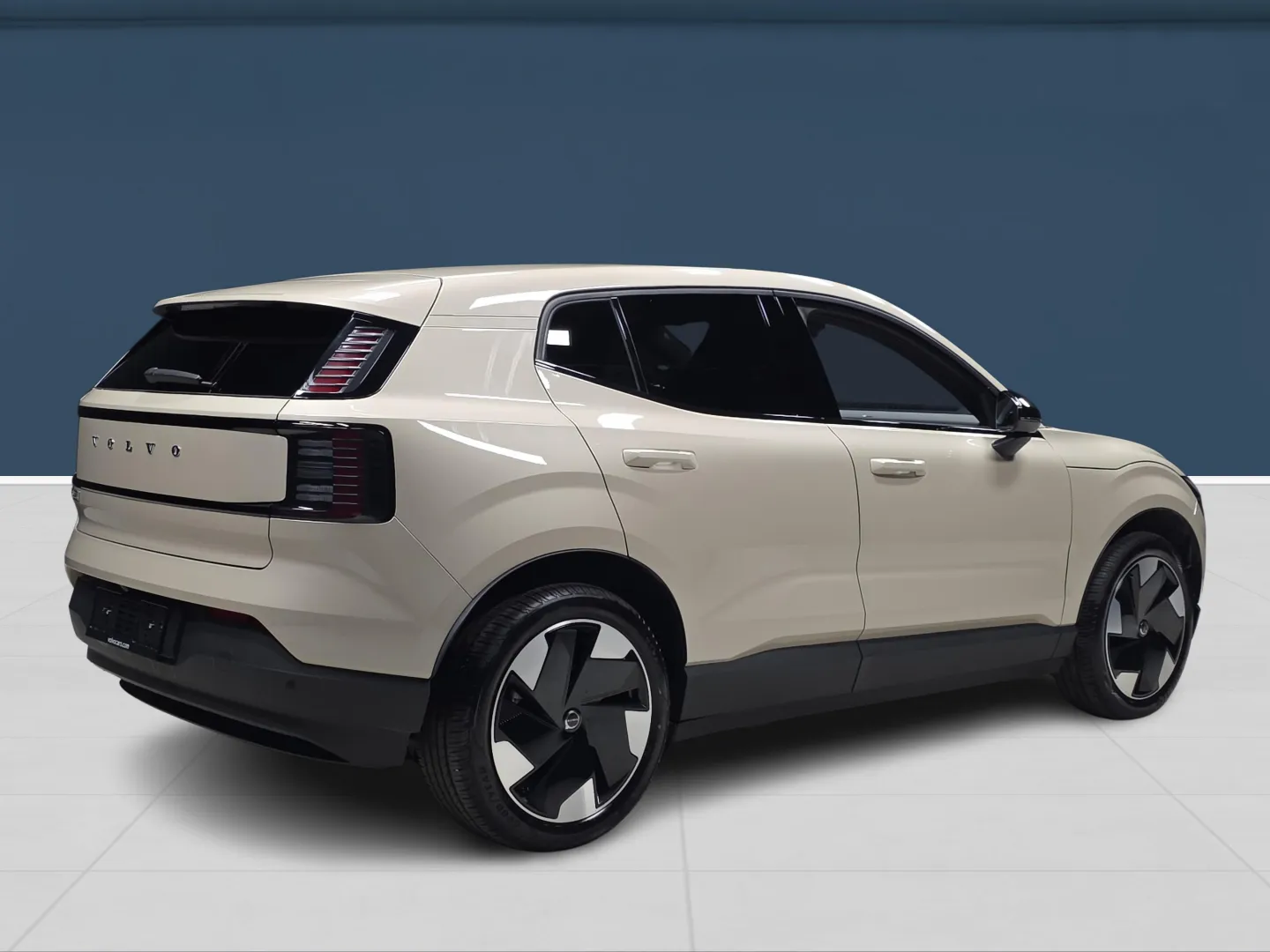Autokuva 4 - EX-30