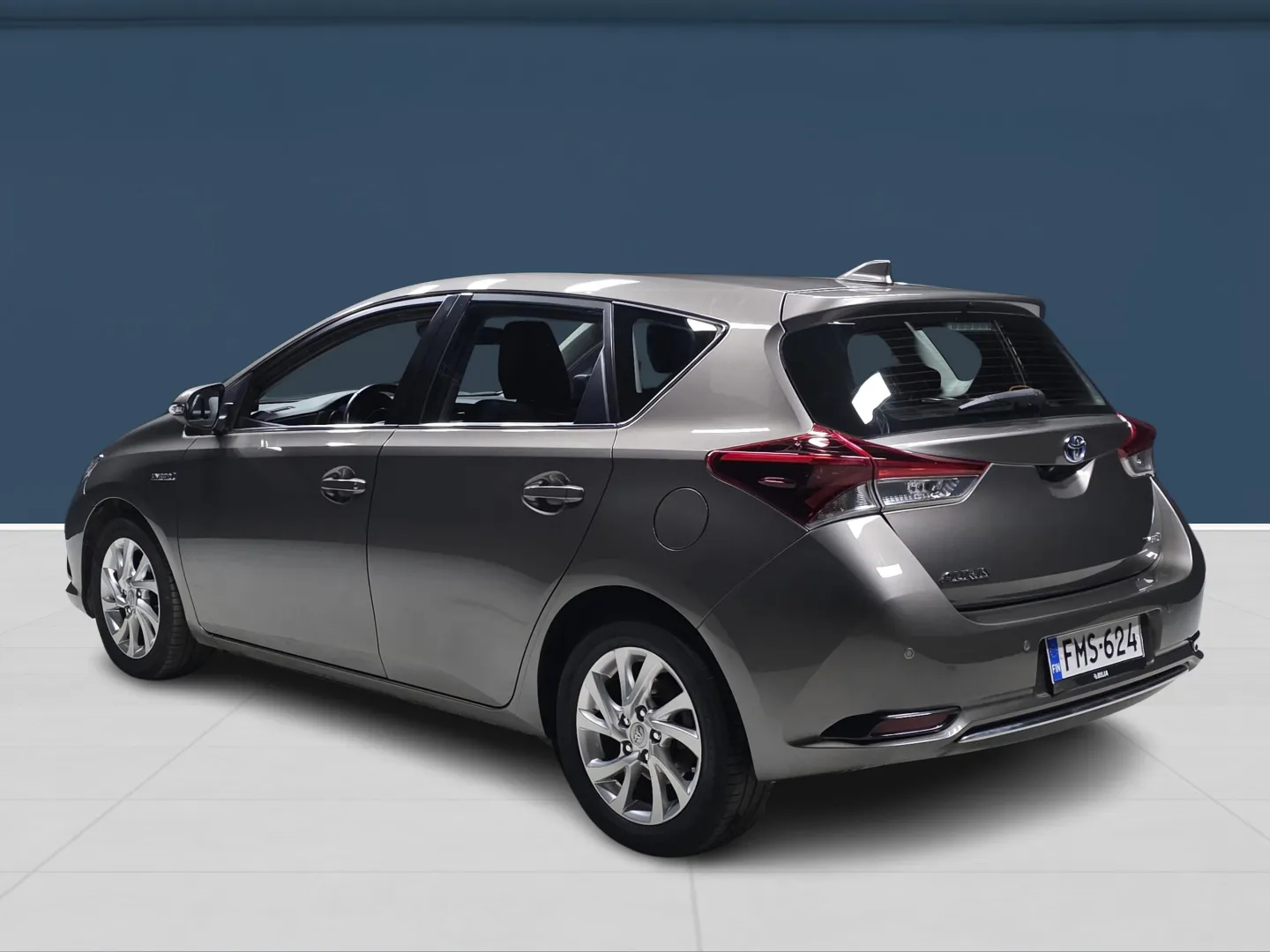 Autokuva 6 - FMS-624