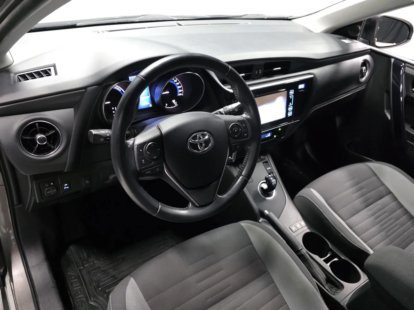 Autokuva 8 - FMS-624