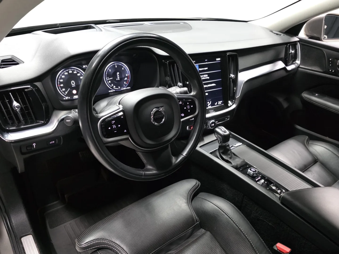 Autokuva 8 - FOA-388