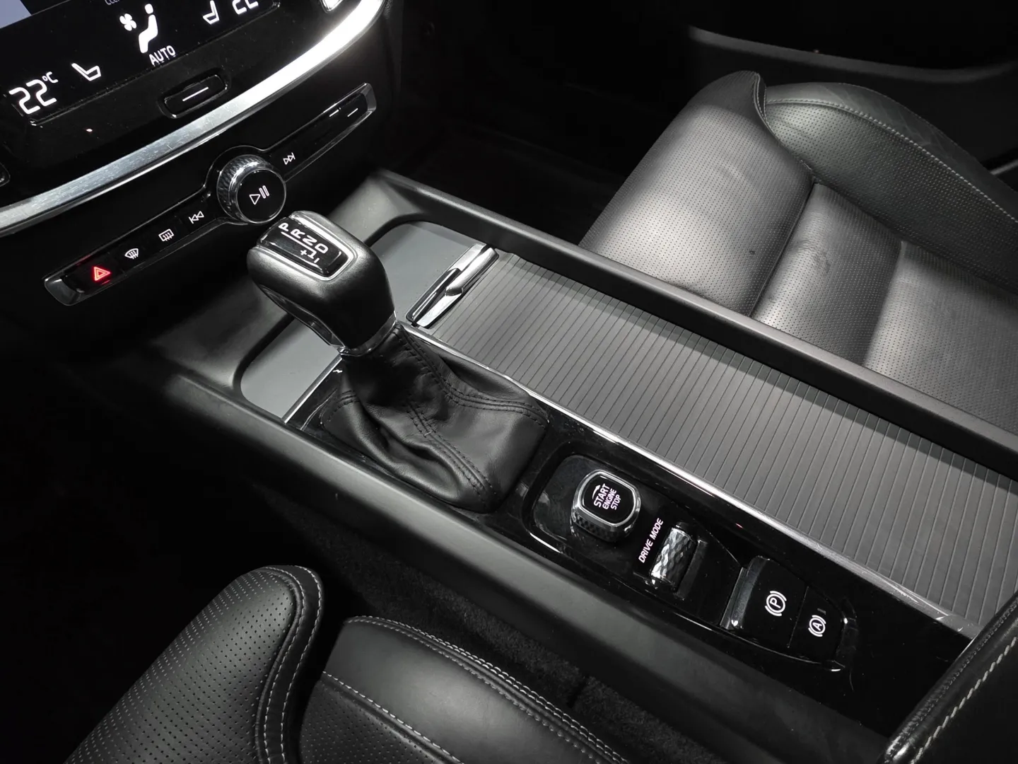 Autokuva 15 - FOA-388