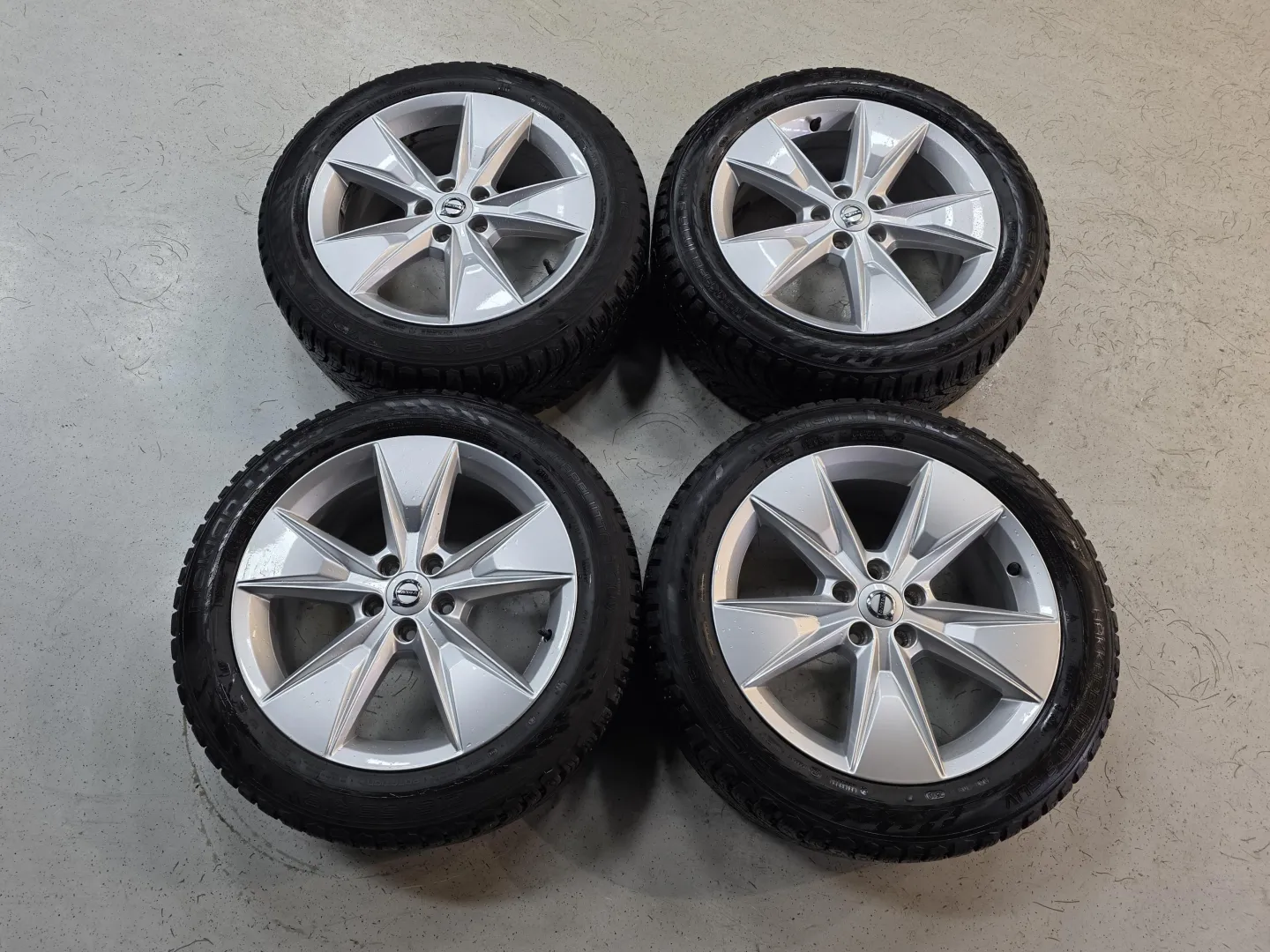 Autokuva 12 - FOA-388