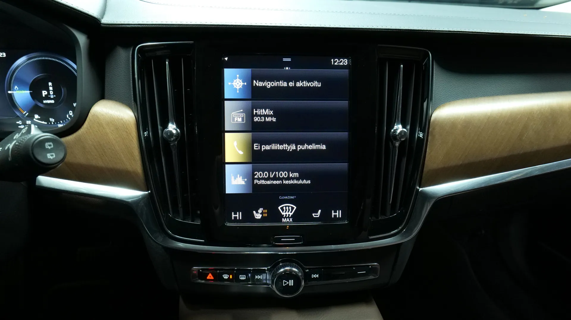 Autokuva 7 - FOH-122