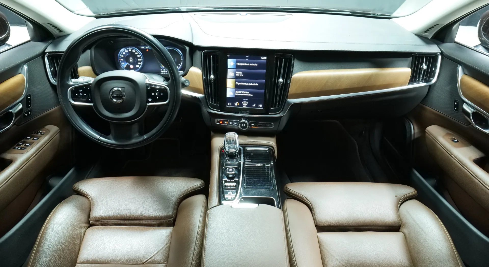 Autokuva 14 - FOH-122