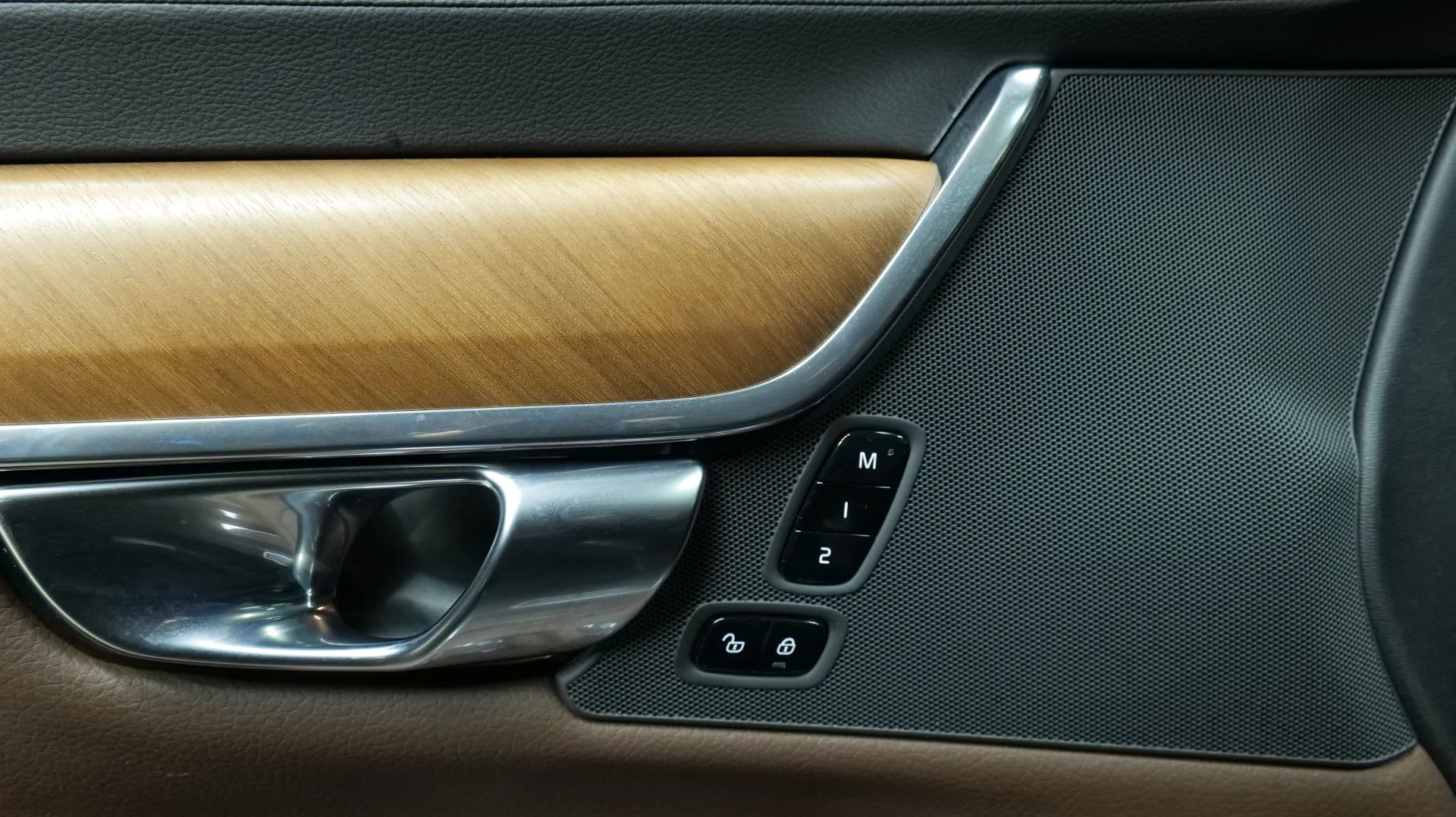 Autokuva 10 - FOH-122