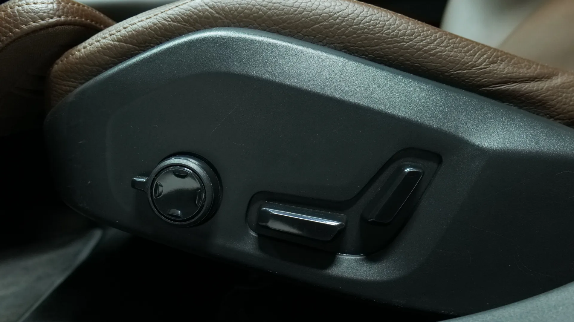 Autokuva 11 - FOH-122