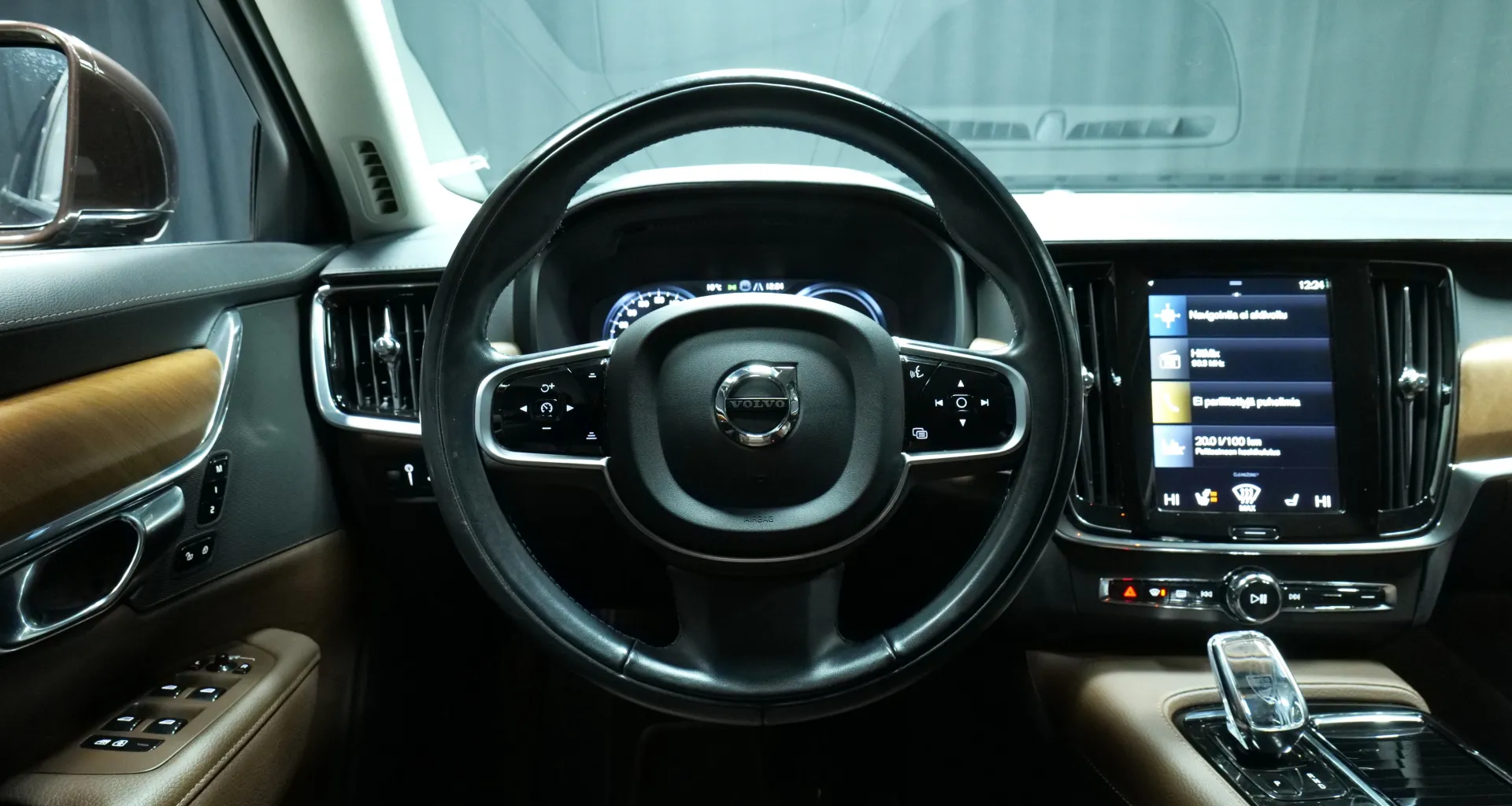 Autokuva 15 - FOH-122