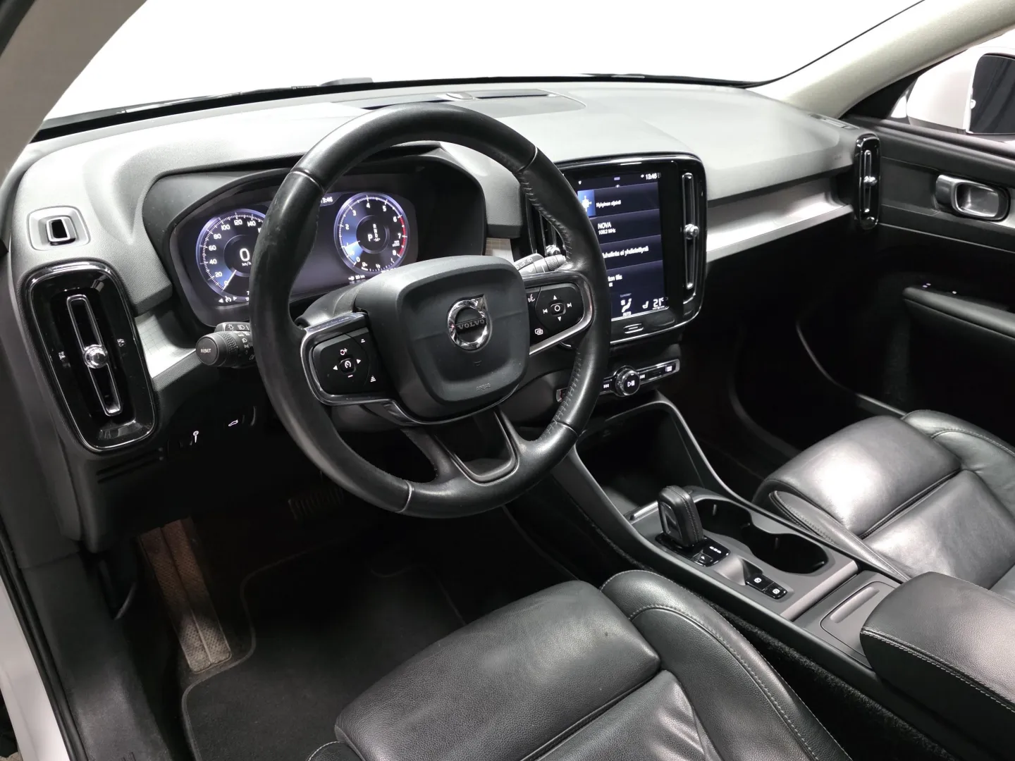 Autokuva 8 - FOI-681