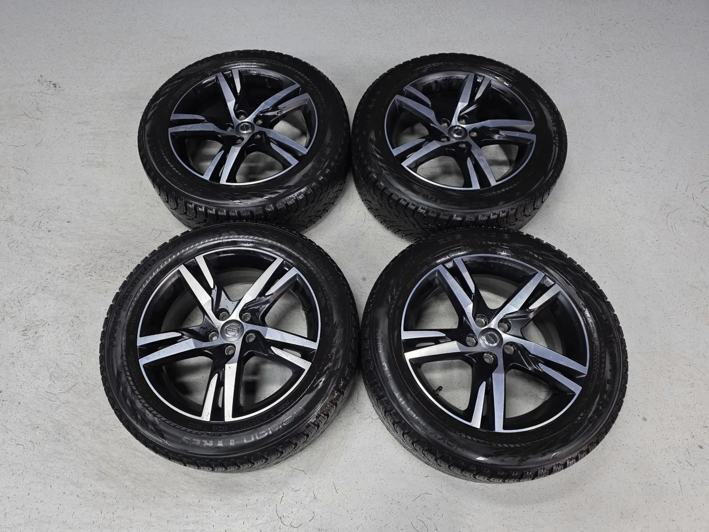 Autokuva 12 - FOI-681