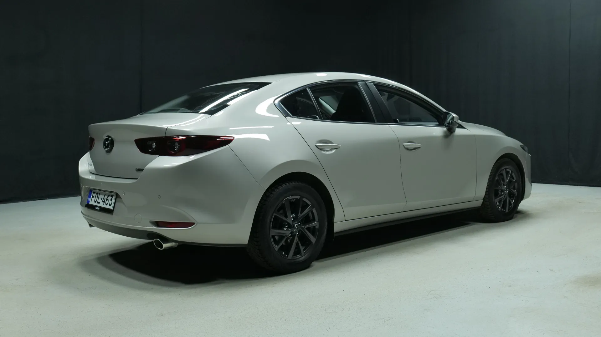 Autokuva 3 - FOL-463