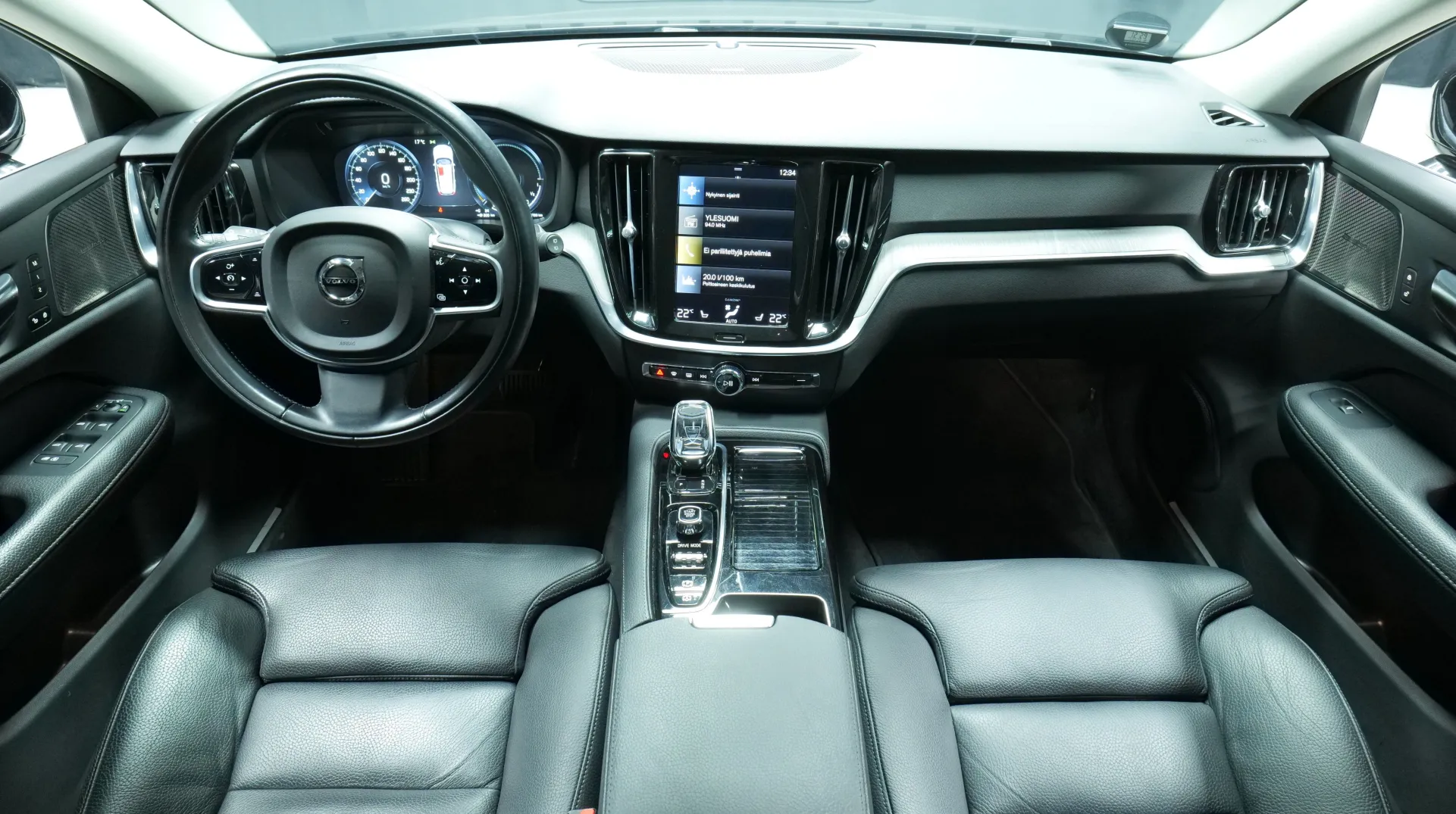 Autokuva 15 - FOO-375