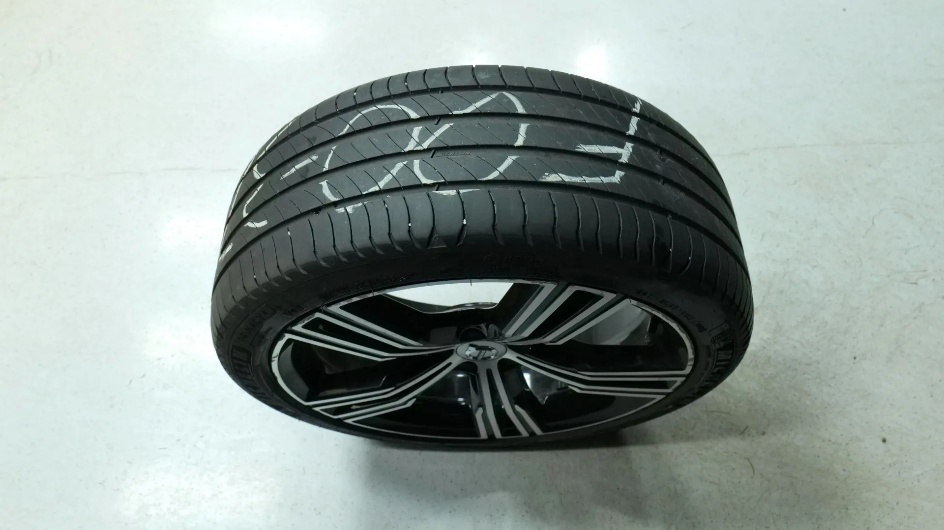 Autokuva 21 - FOO-375