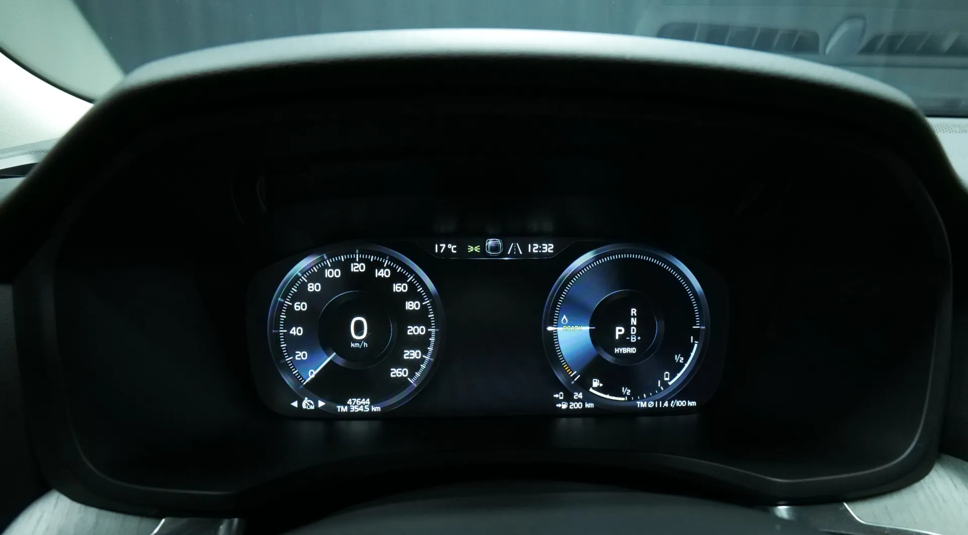 Autokuva 6 - FOO-375