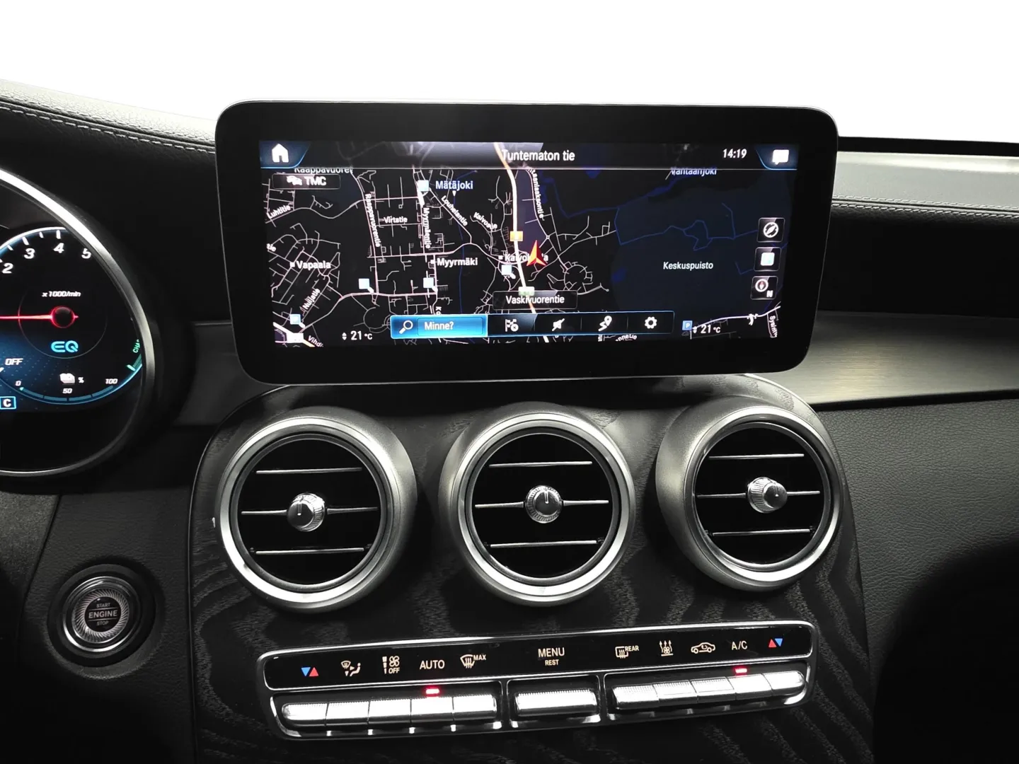 Autokuva 13 - FOO-611