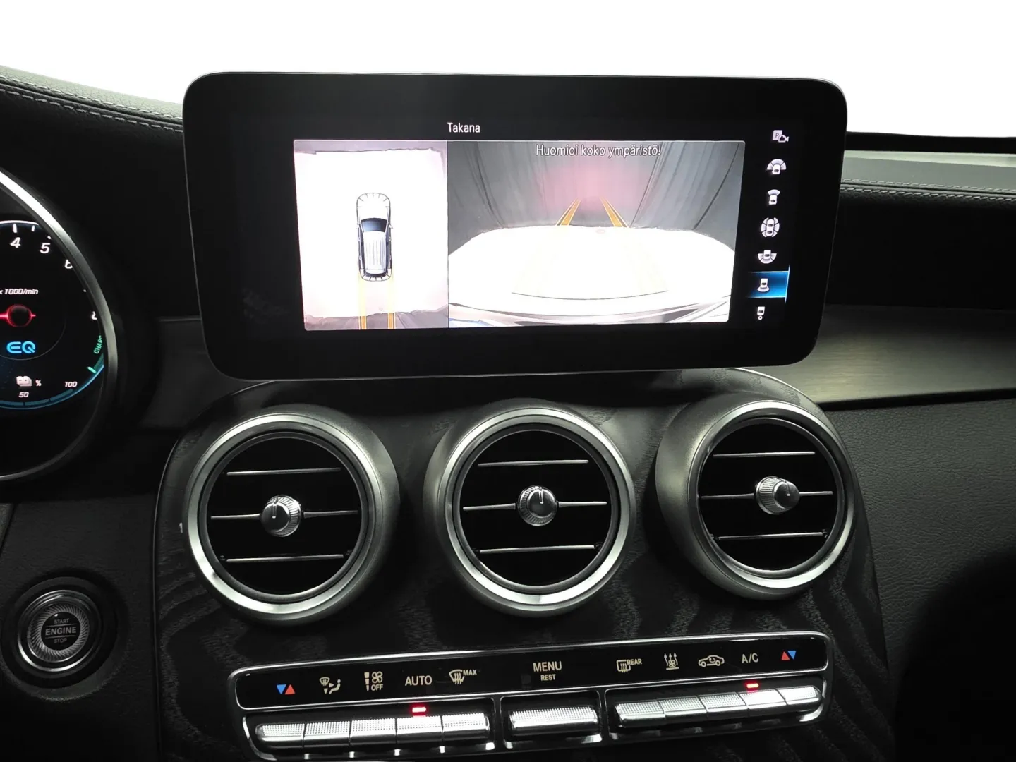 Autokuva 14 - FOO-611