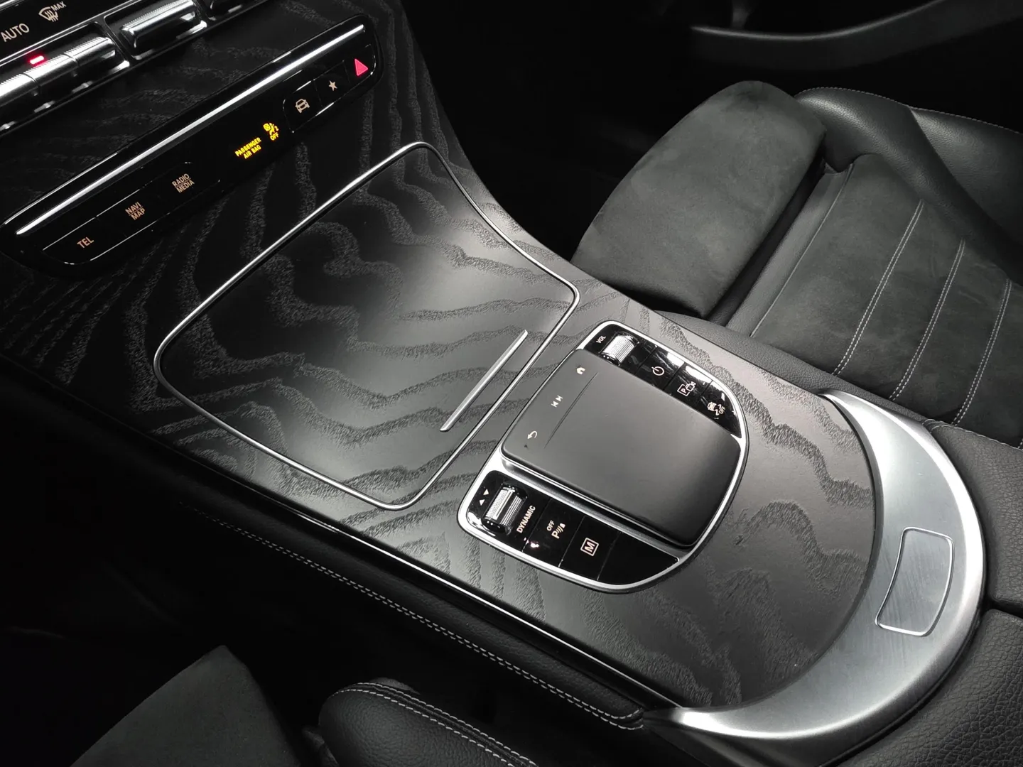 Autokuva 15 - FOO-611