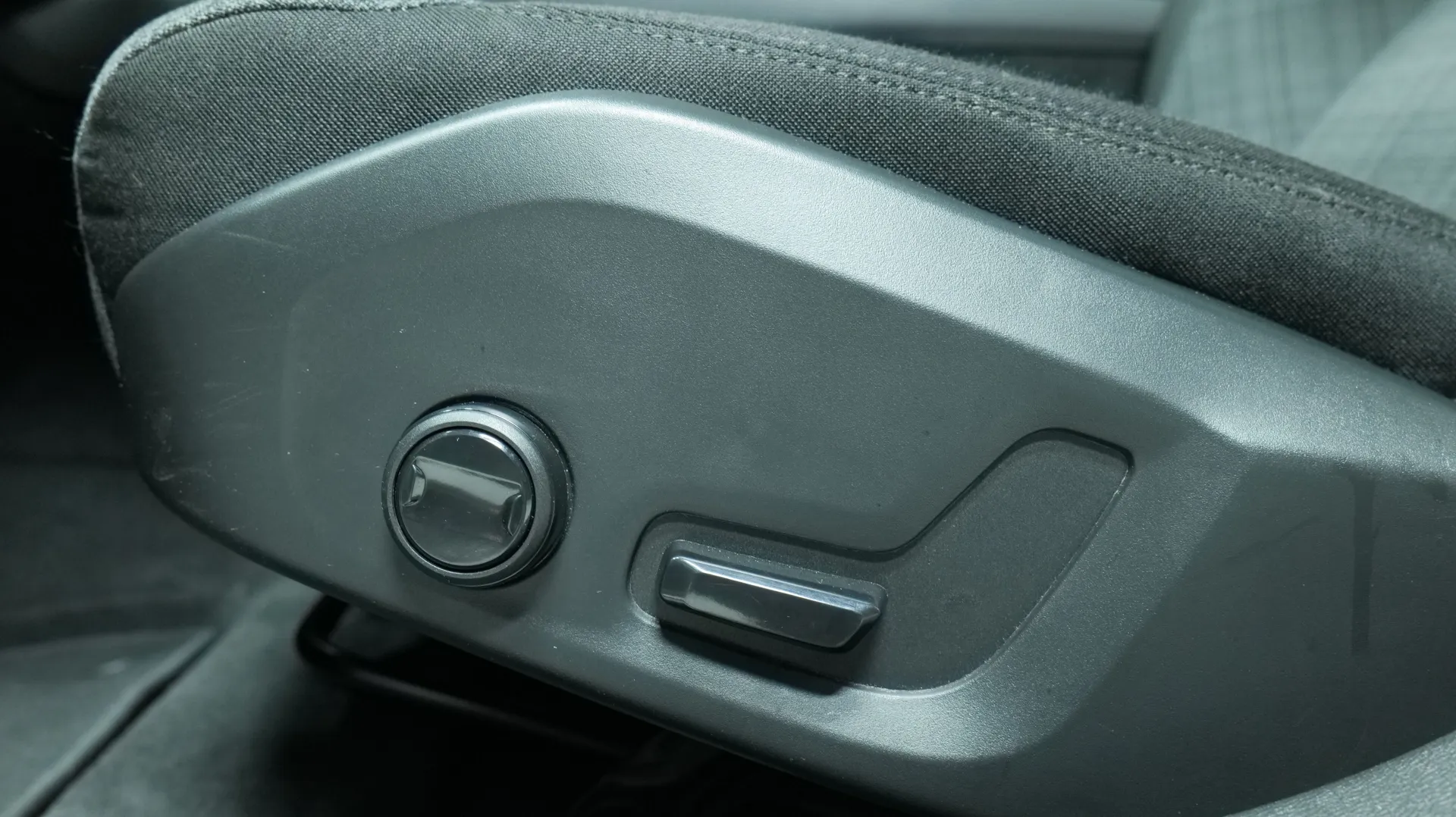 Autokuva 11 - FOX-950