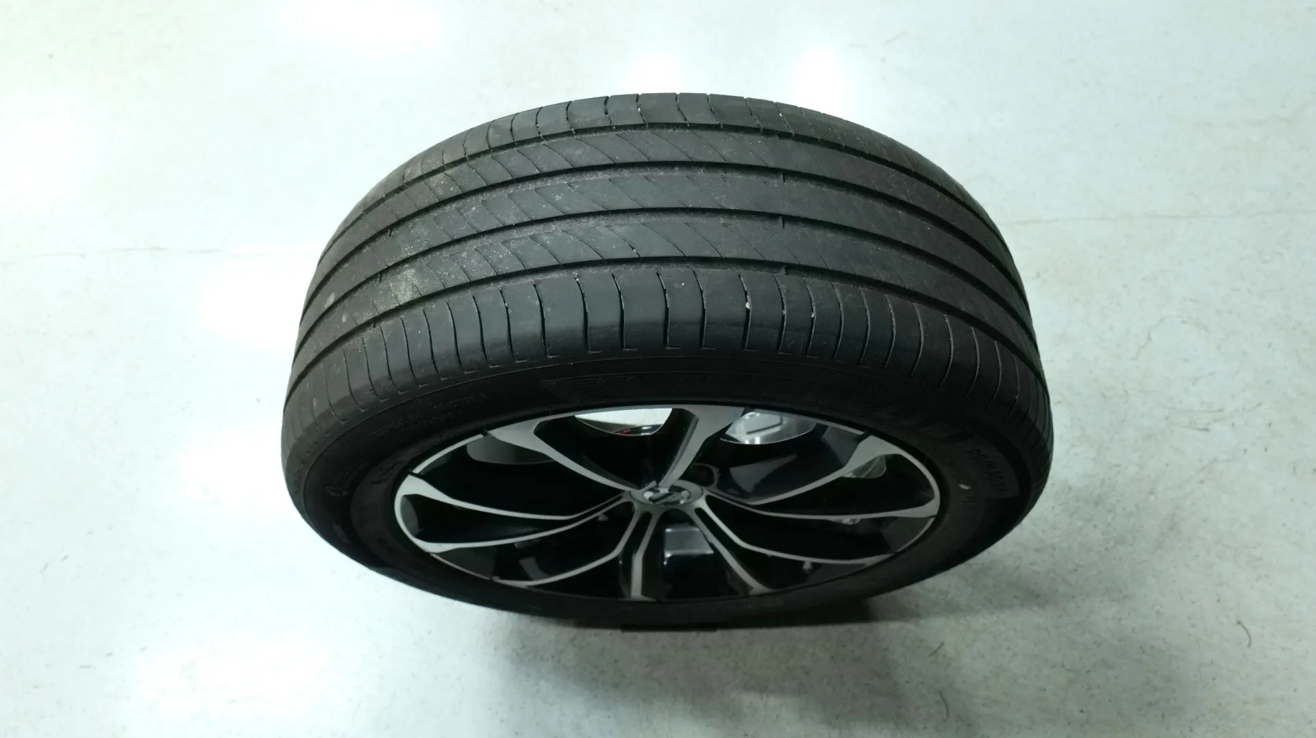 Autokuva 21 - FOX-950