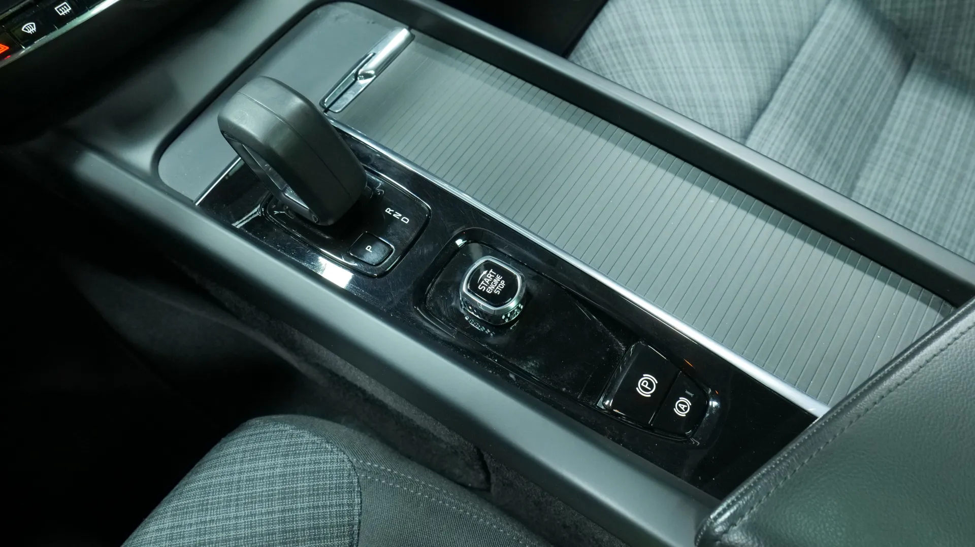 Autokuva 10 - FOX-950