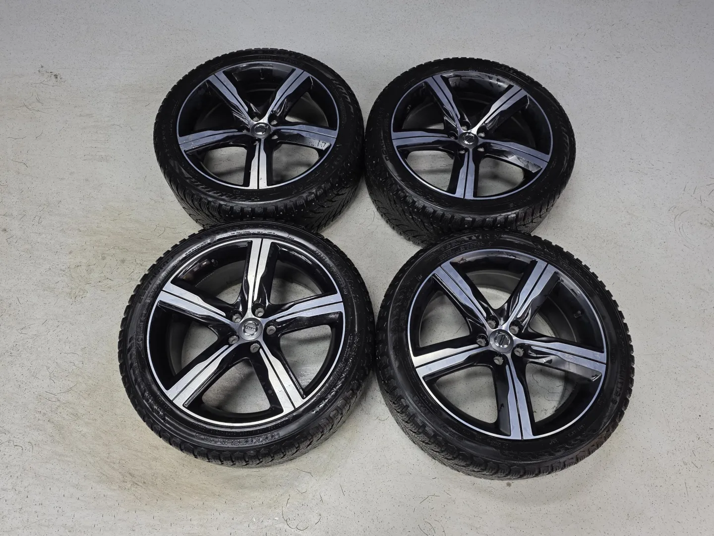 Autokuva 12 - FPA-640