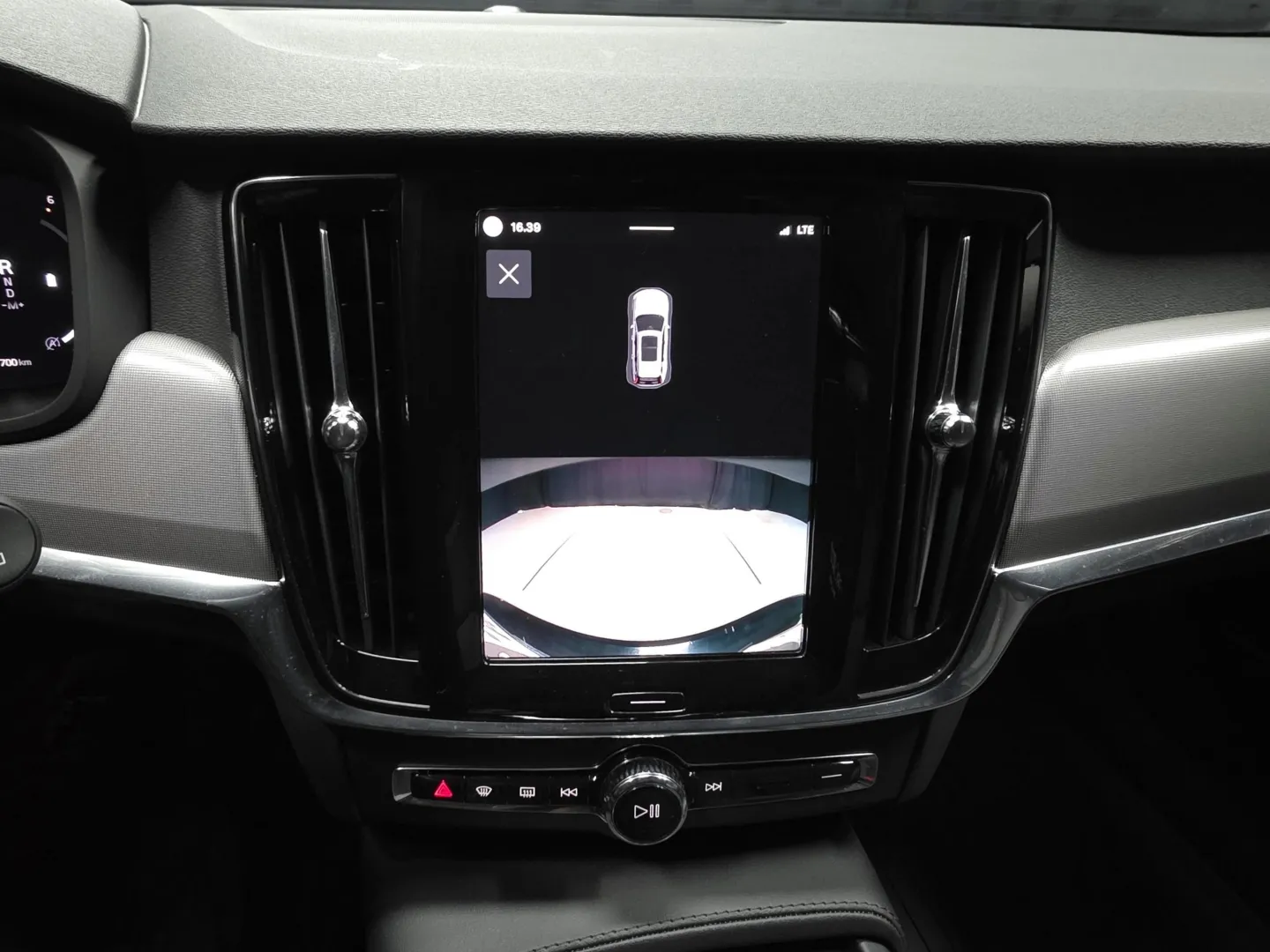 Autokuva 13 - FPA-640