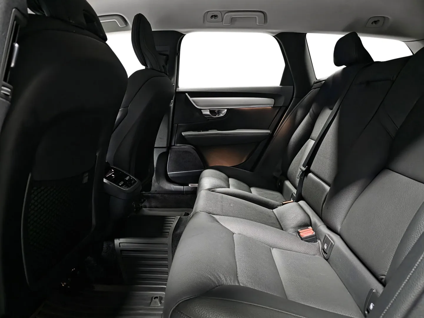 Autokuva 9 - FPA-640