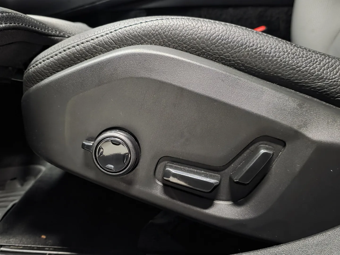 Autokuva 15 - FPA-640