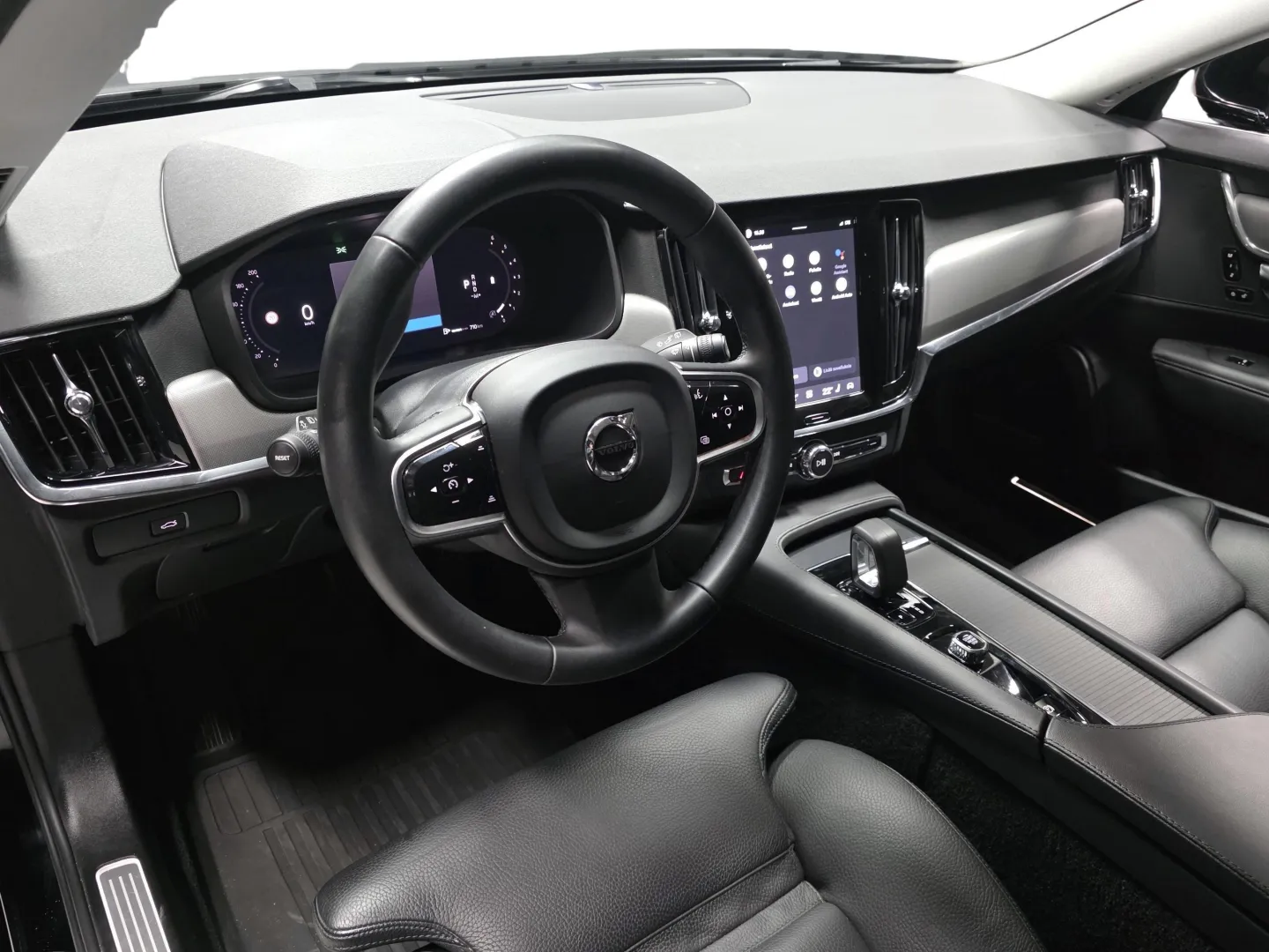 Autokuva 8 - FPA-640