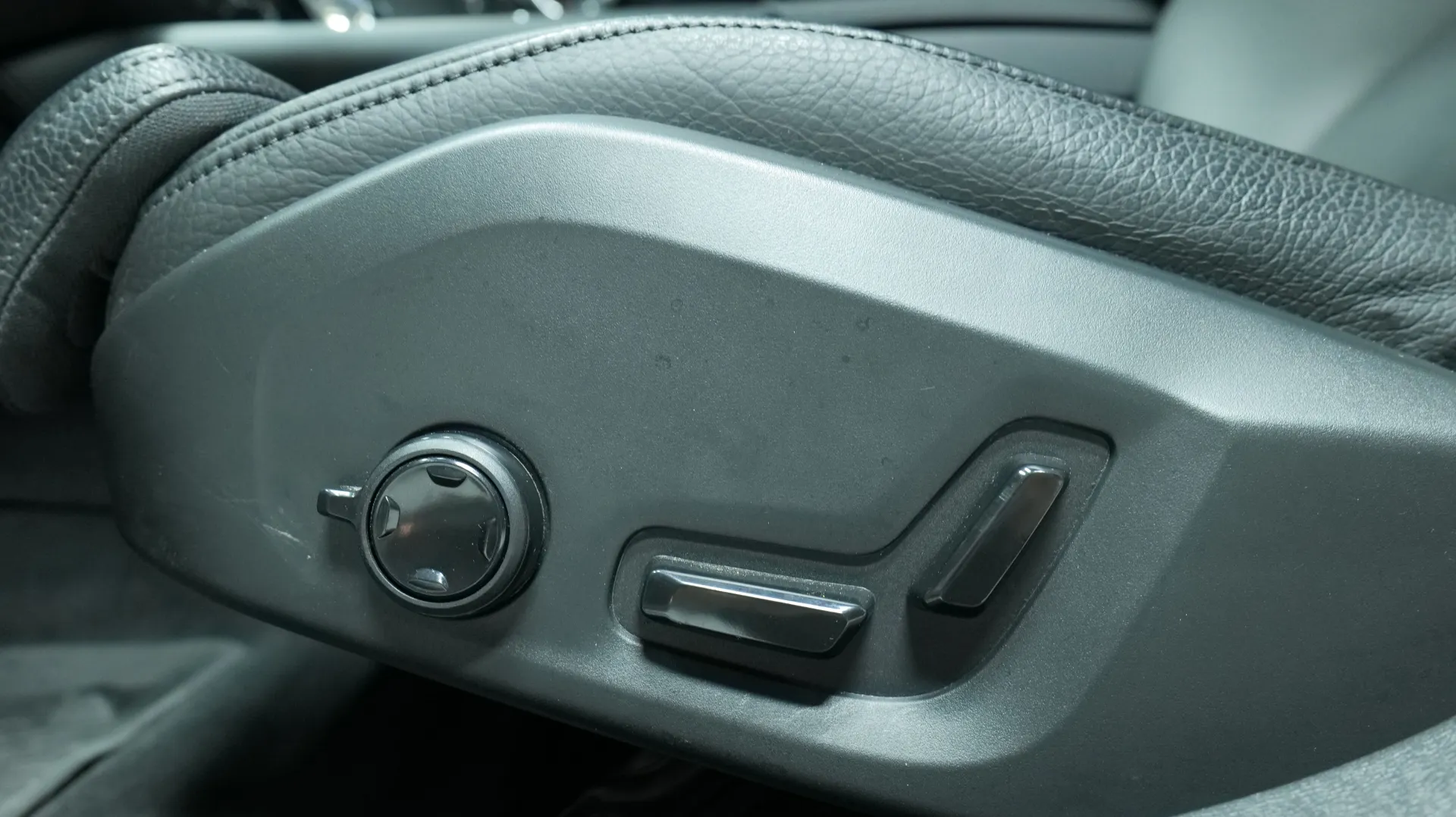 Autokuva 11 - FPE-761