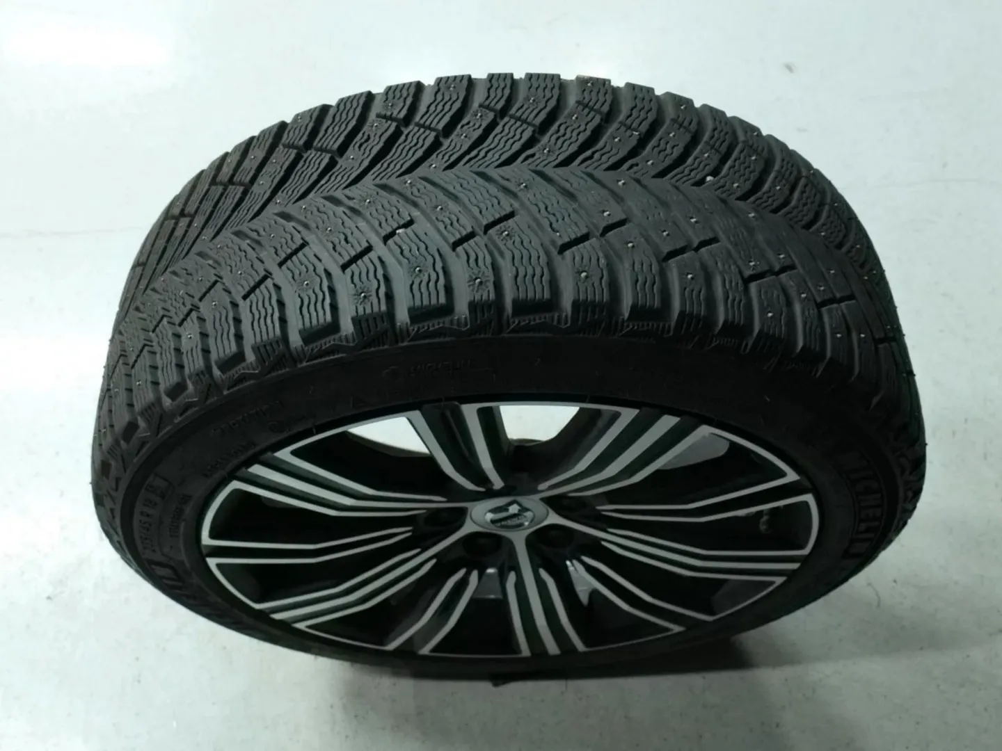 Autokuva 16 - FPE-761