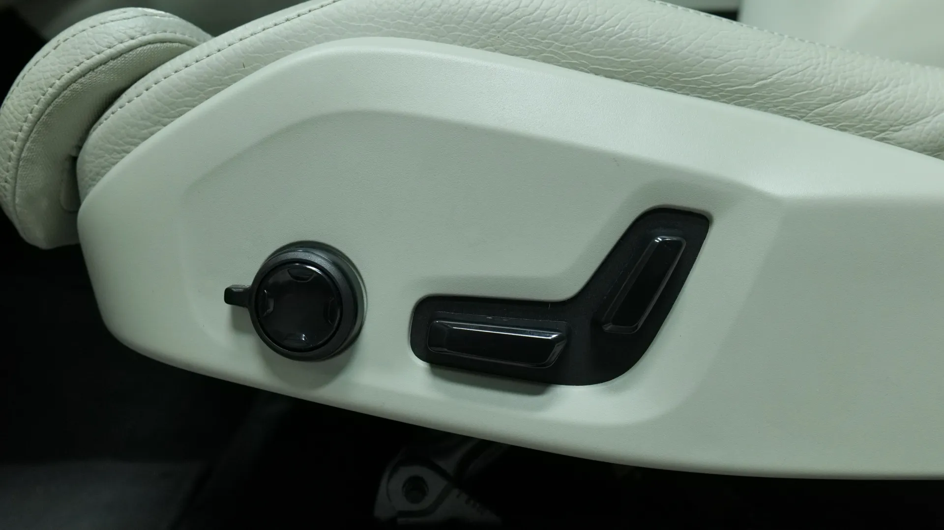 Autokuva 11 - FPG-678