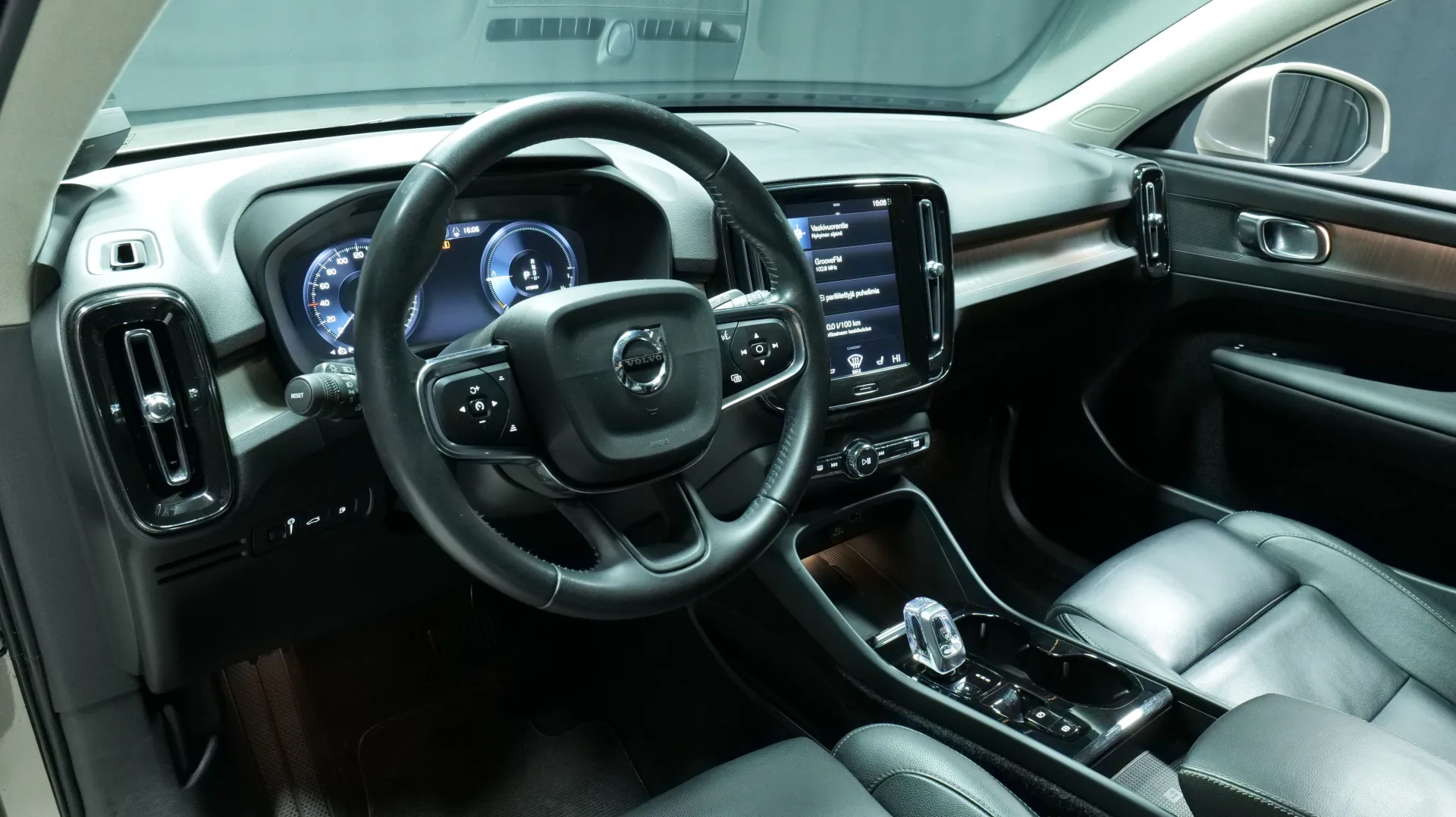 Autokuva 13 - FPN-406