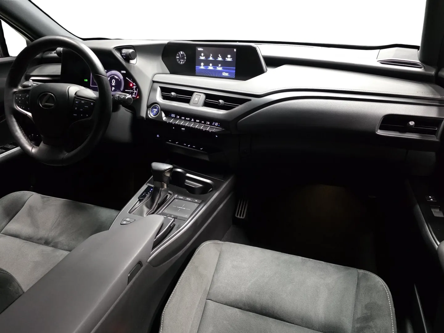 Autokuva 16 - FPO-740