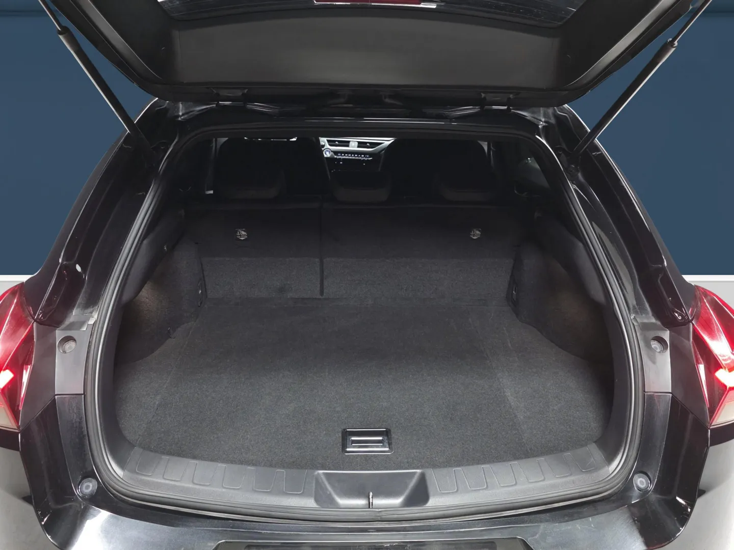 Autokuva 11 - FPO-740