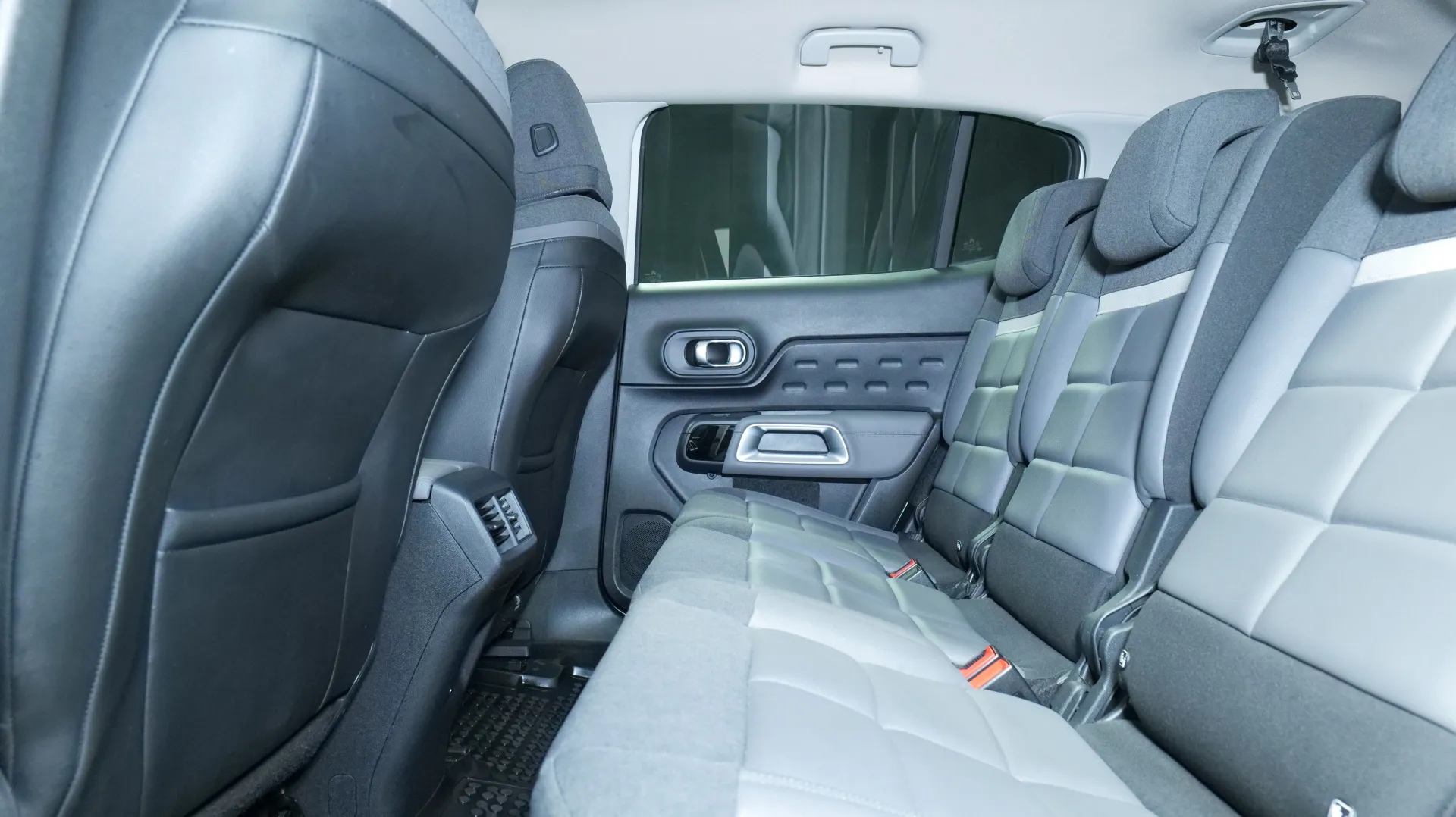 Autokuva 16 - FPU-247