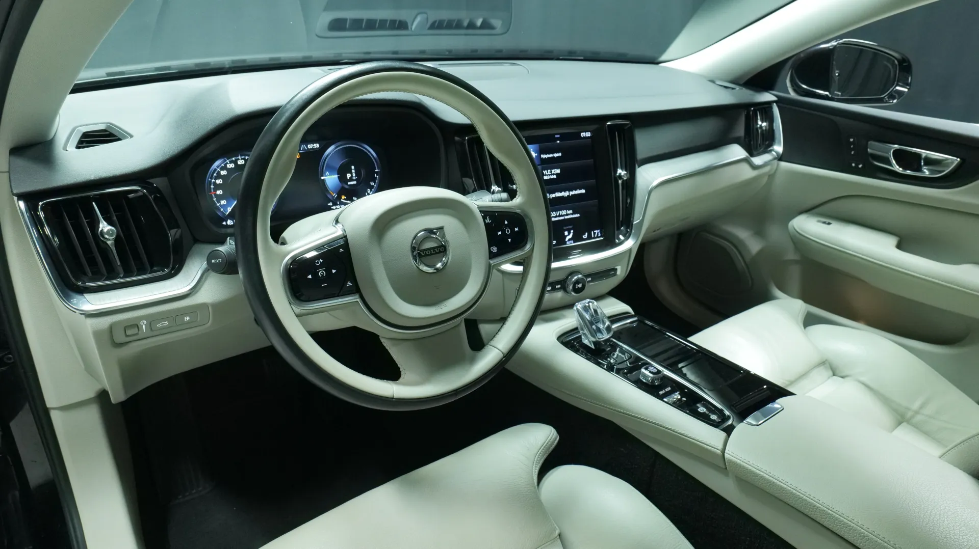 Autokuva 13 - FPV-457